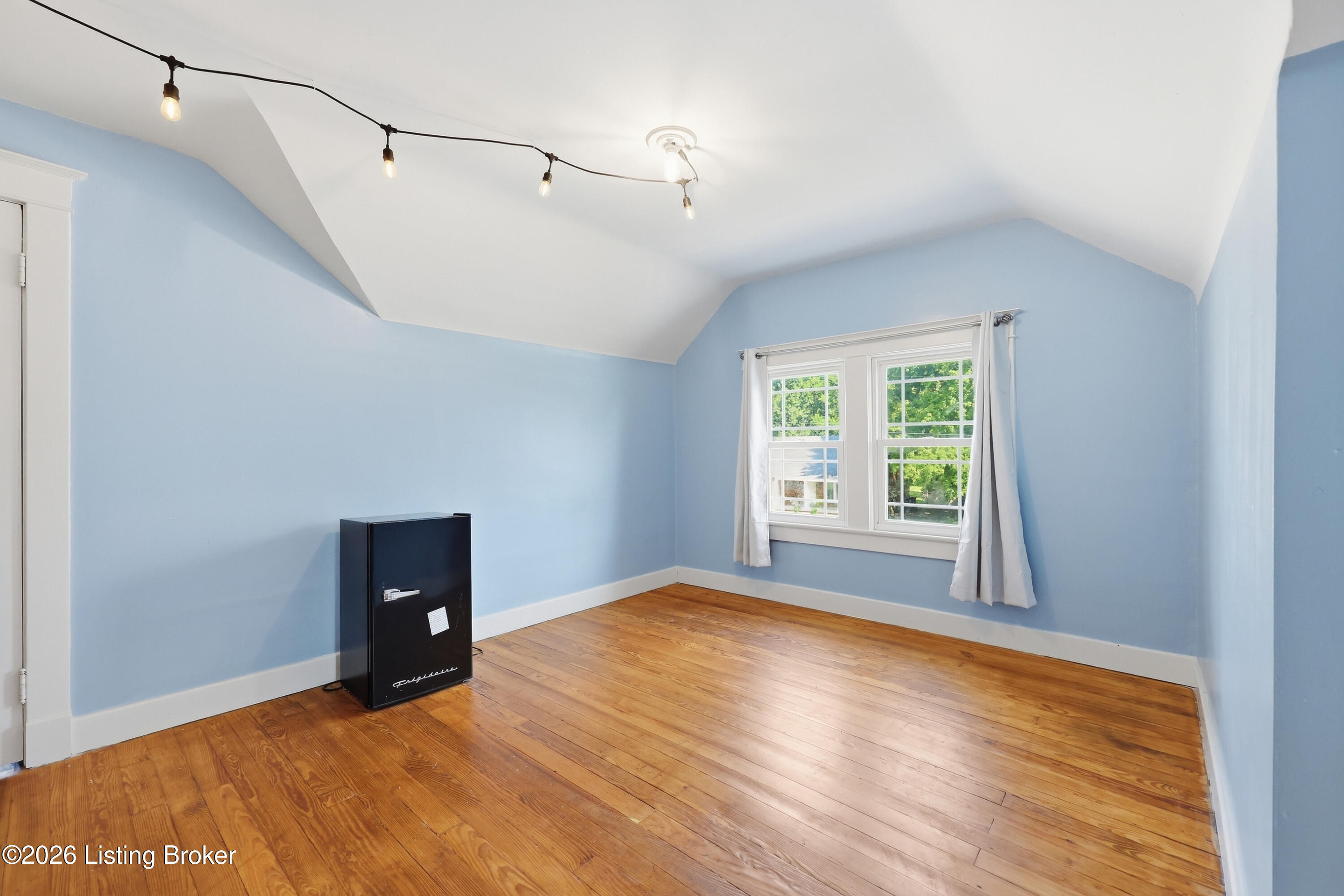 108 1st St Property Photo 36