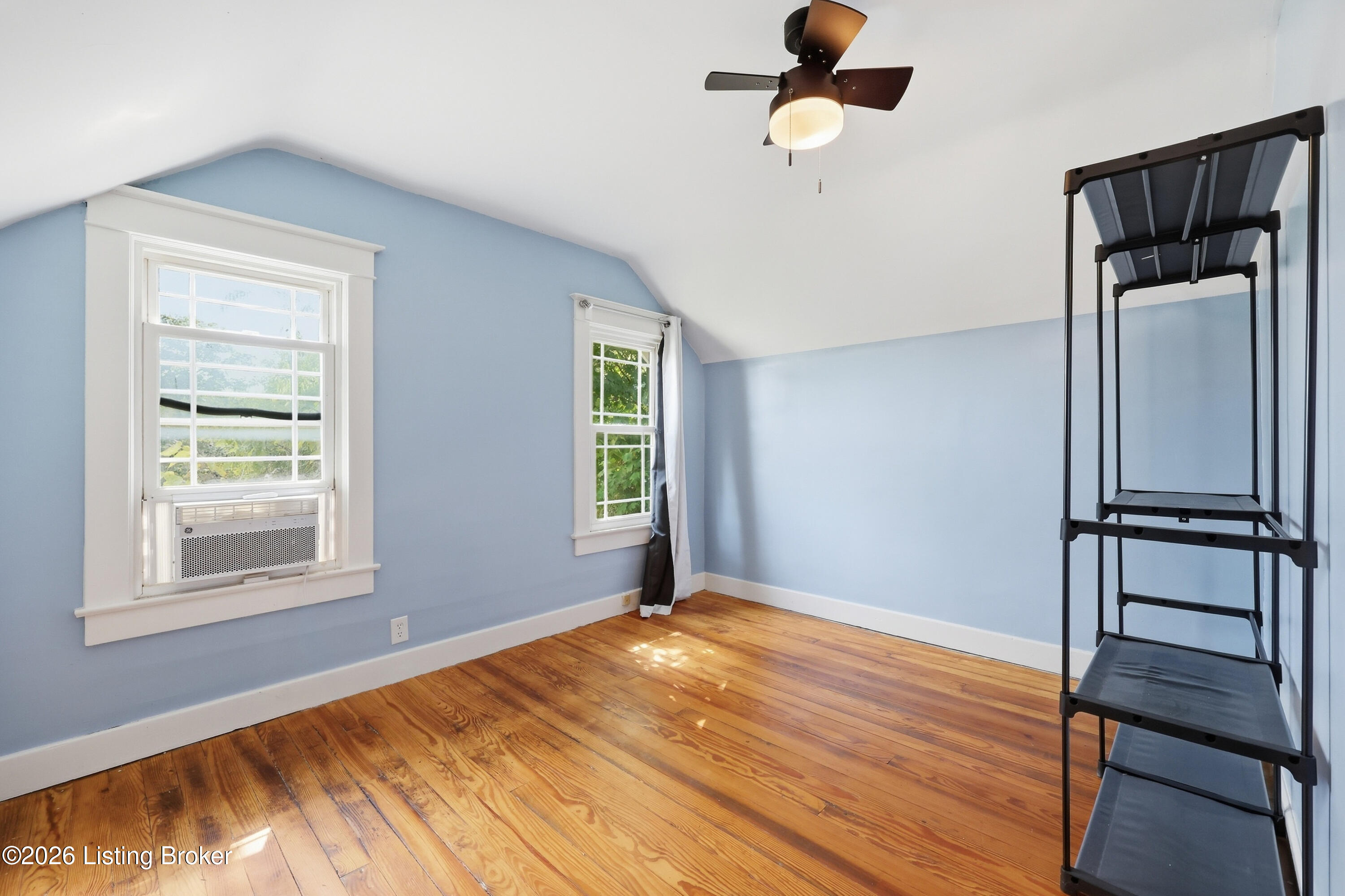 108 1st St Property Photo 37