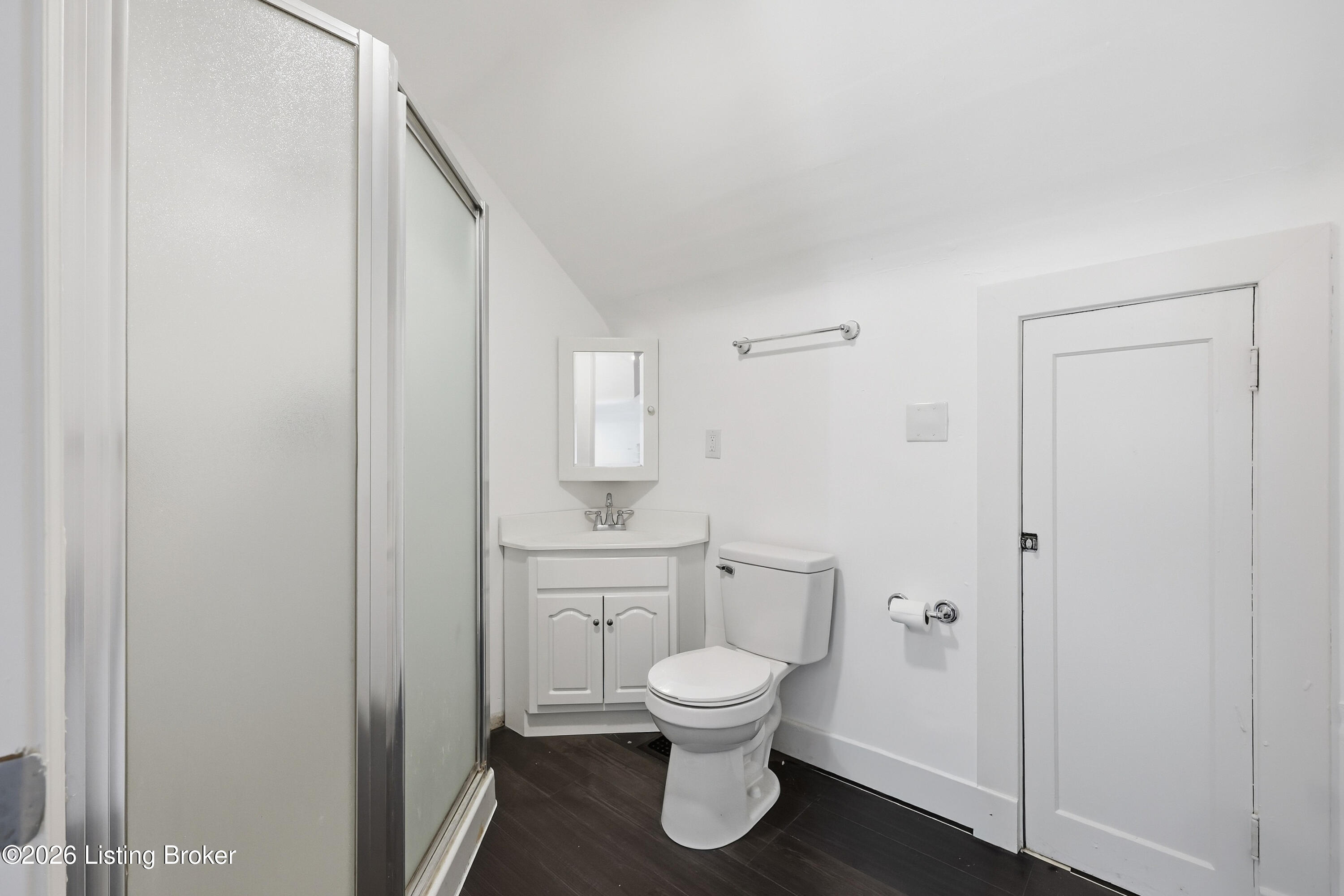108 1st St Property Photo 39