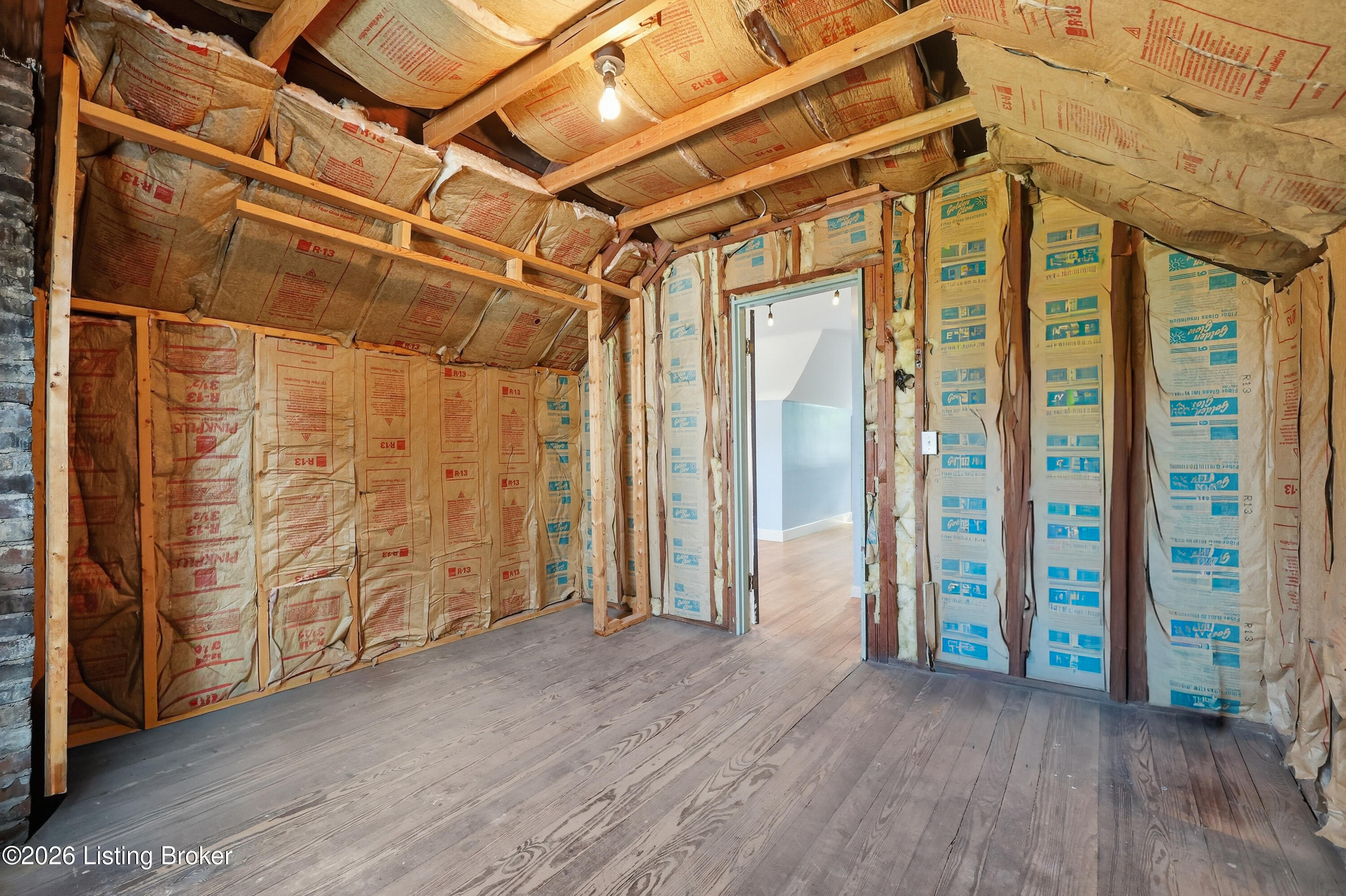 108 1st St Property Photo 42