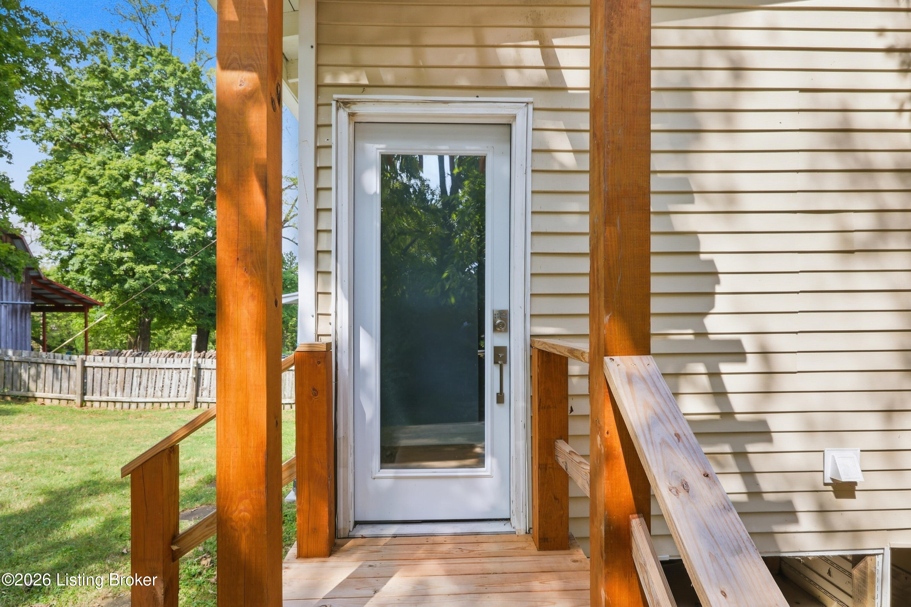 108 1st St Property Photo 43