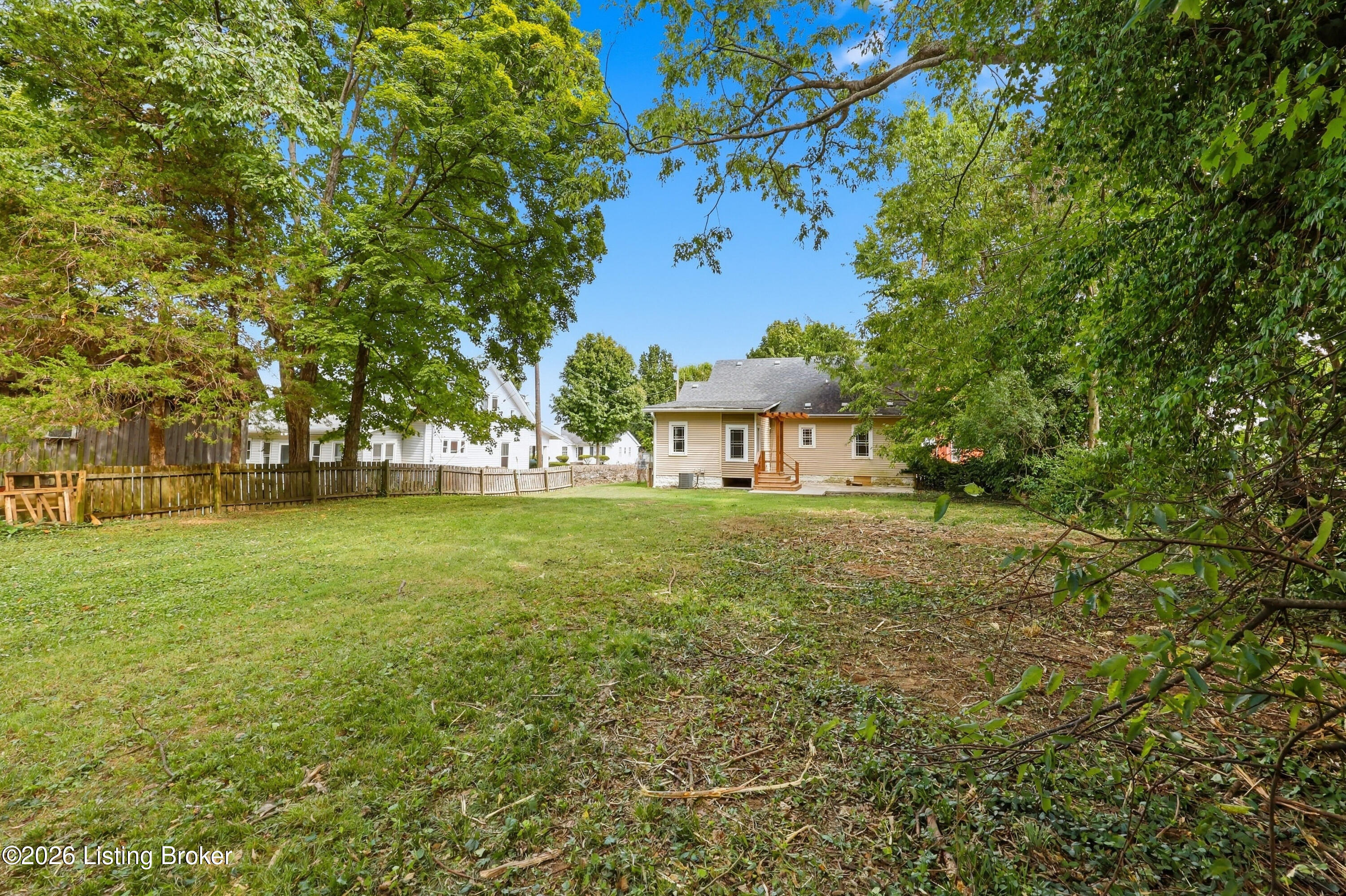 108 1st St Property Photo 51
