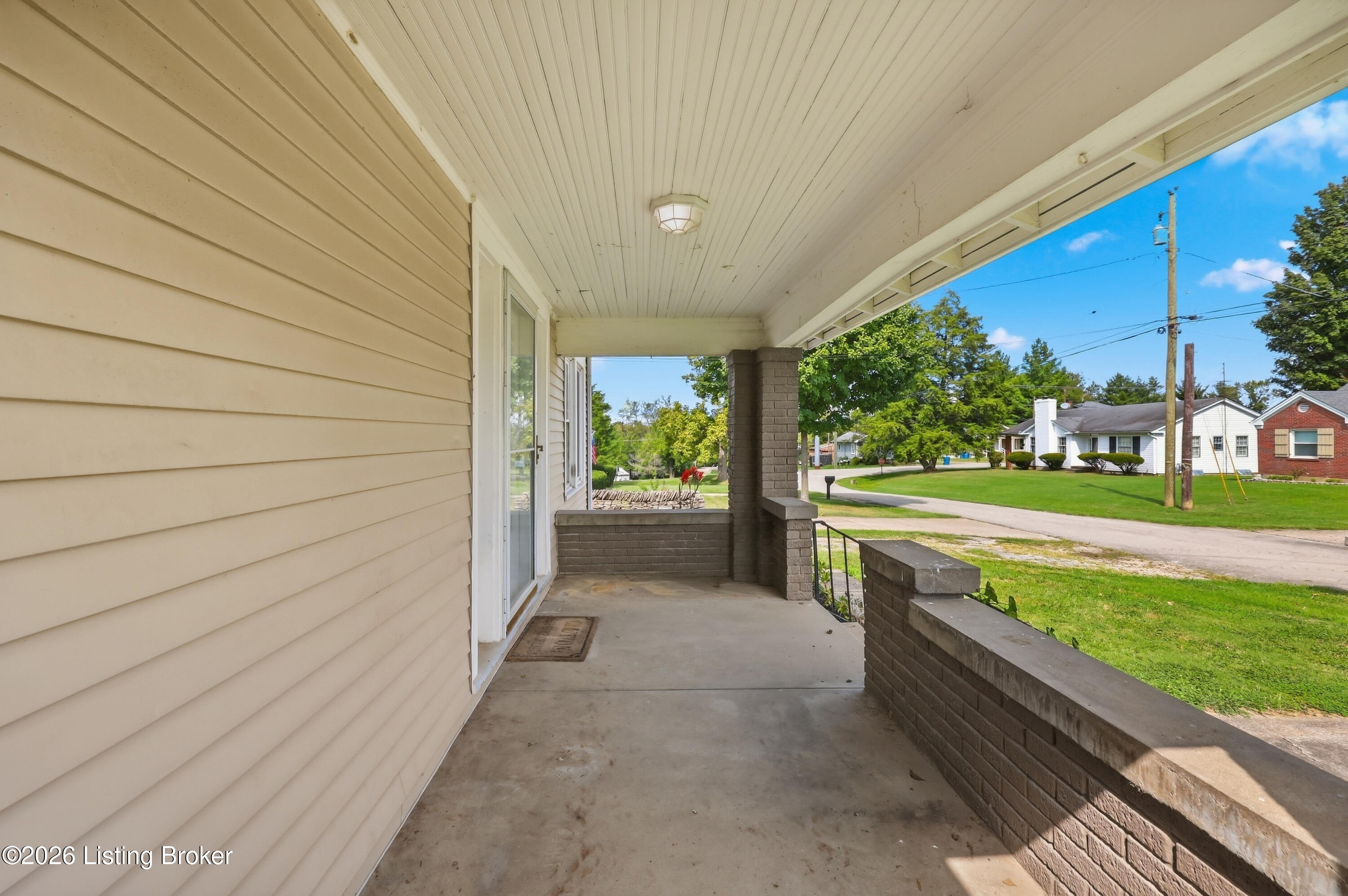 108 1st St Property Photo 56
