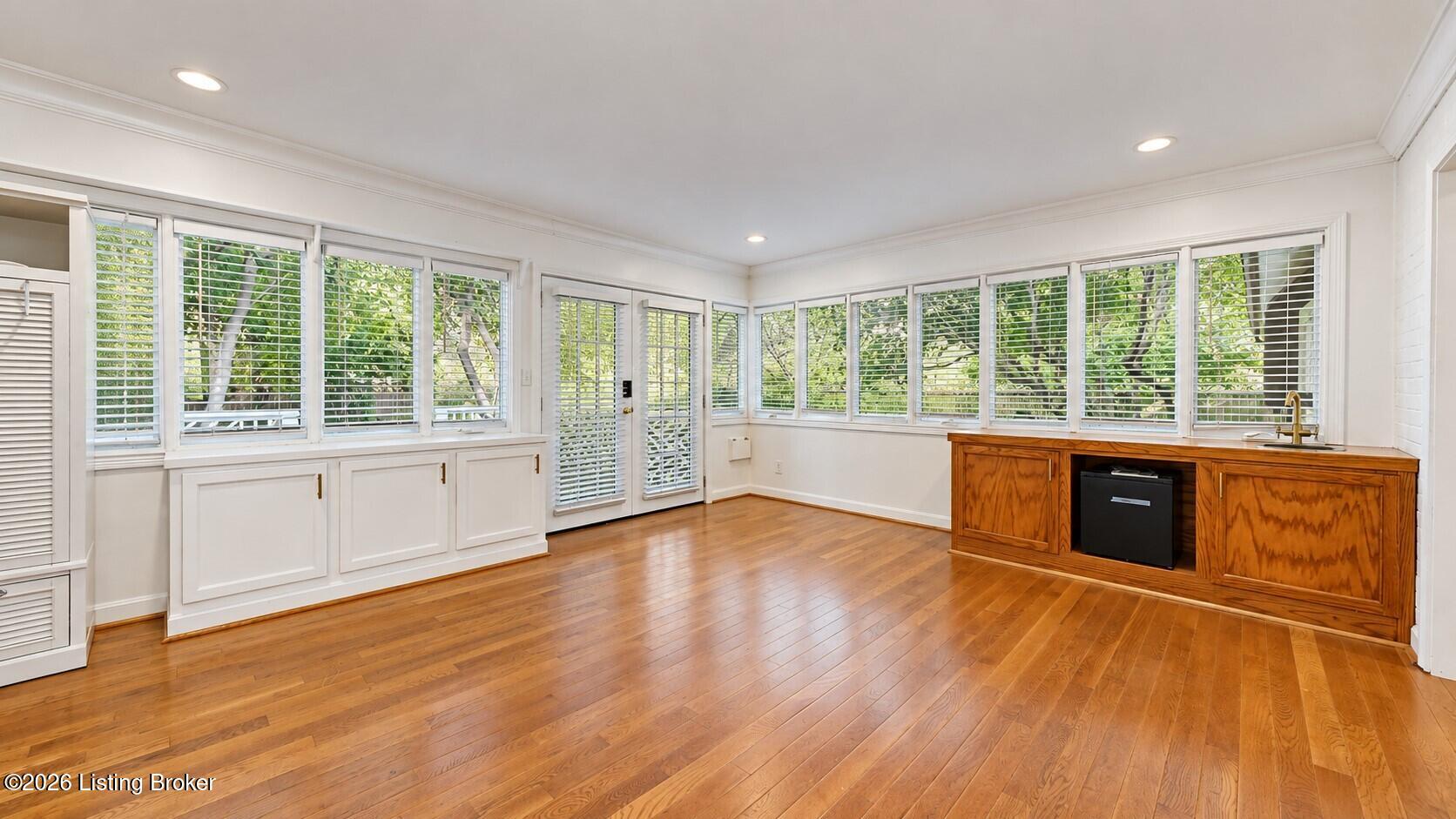 2103 Glenview Ave Property Photo 6