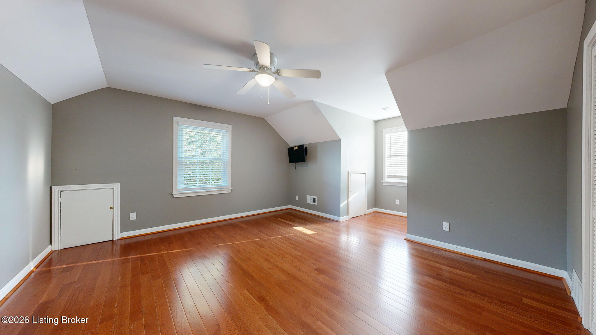 2103 Glenview Ave Property Photo 32