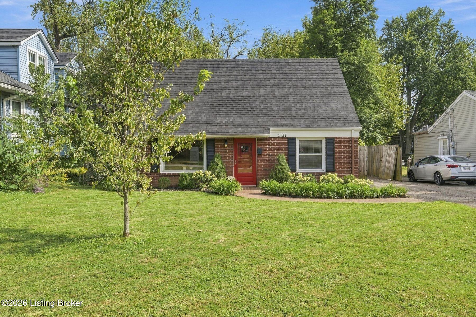 2424 Clarendon Ave Property Photo 1