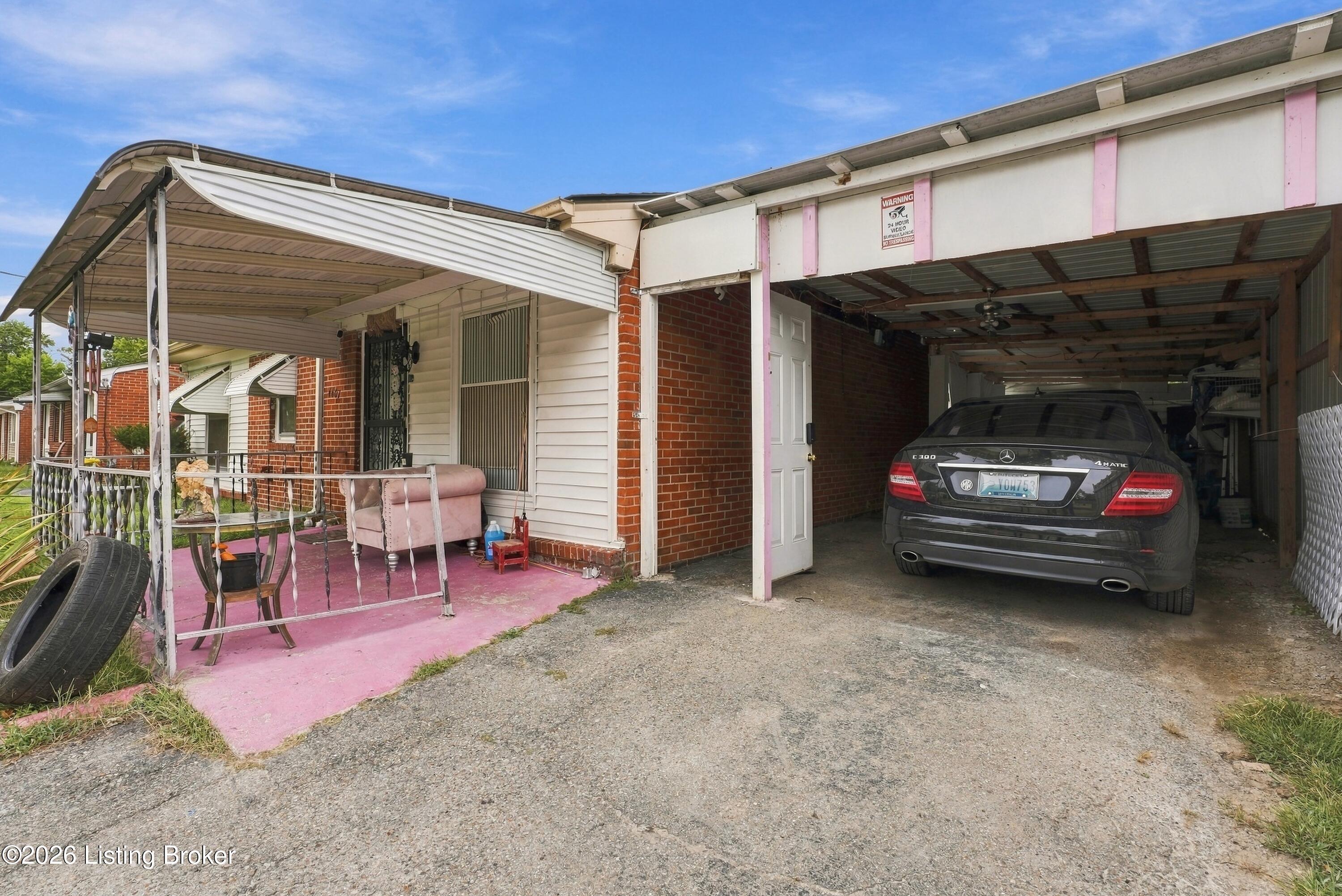 4607 Samara Dr Property Photo 3