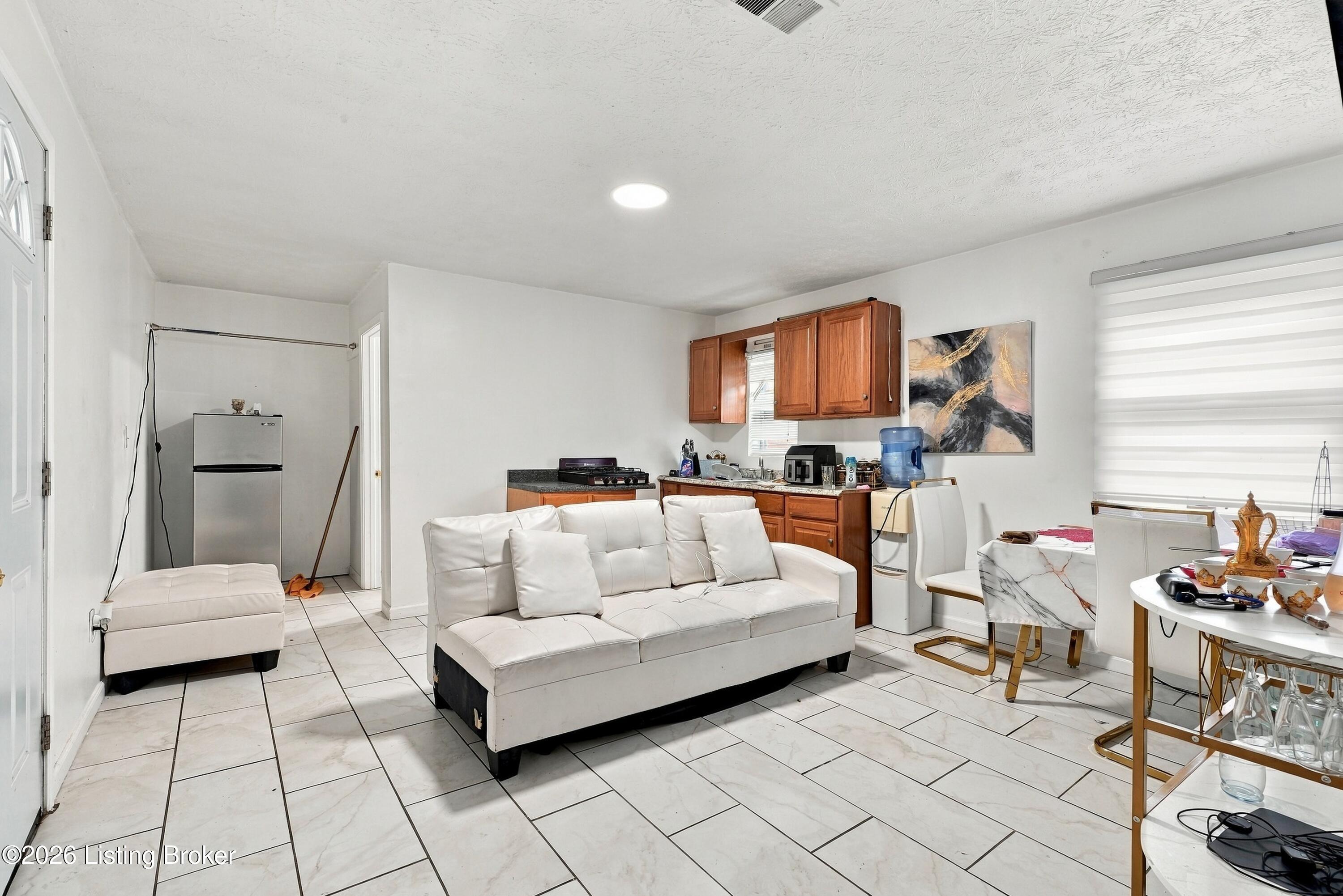 4607 Samara Dr Property Photo 12
