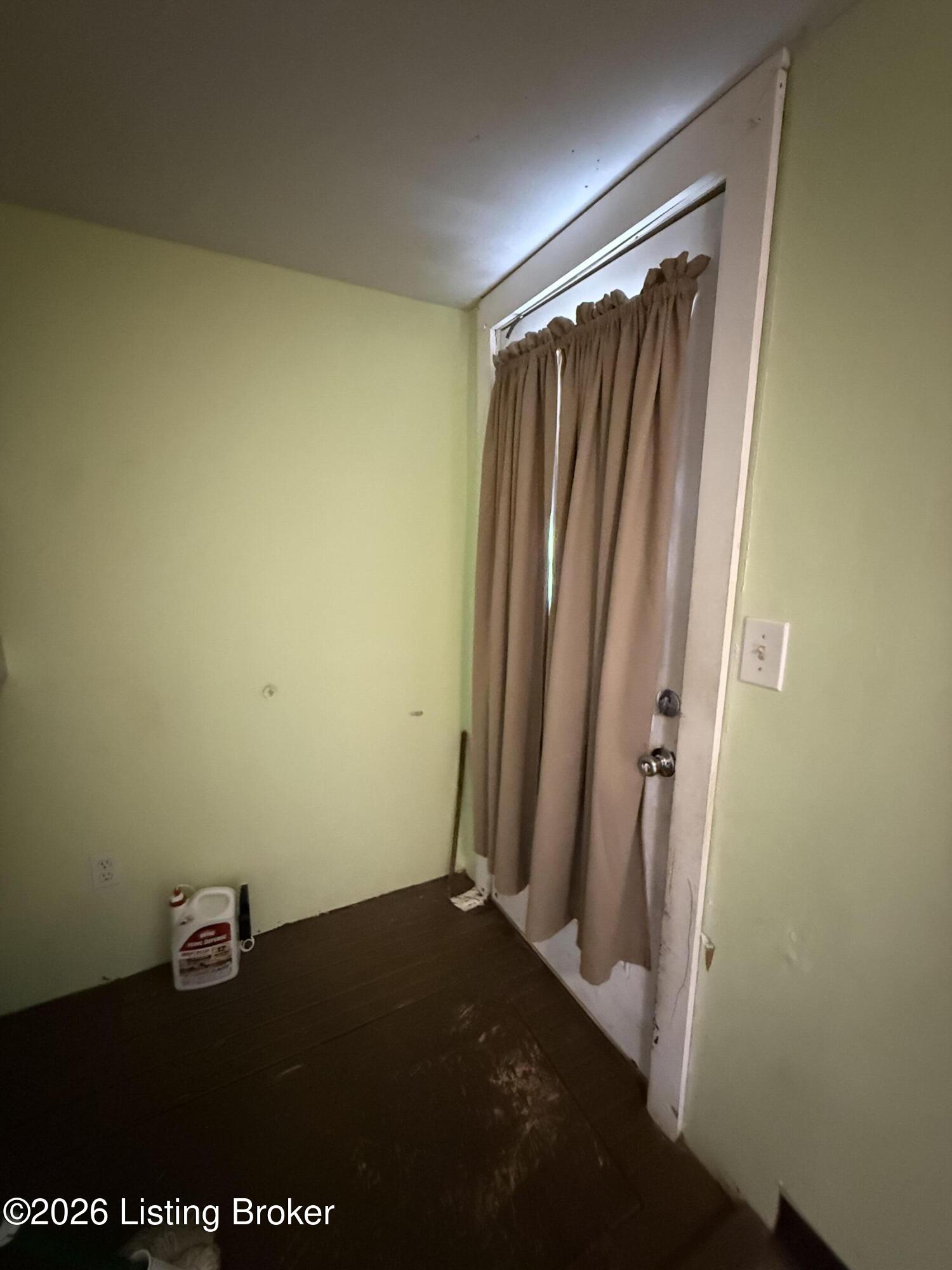 512 Camden Ave Property Photo 7