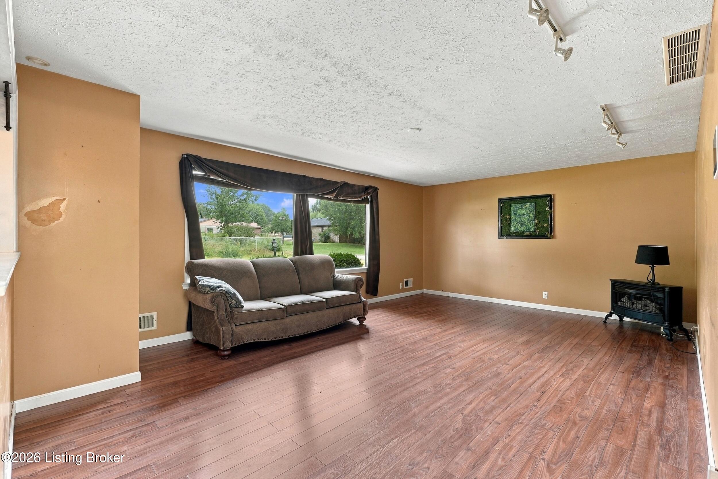 140 Ample Way Property Photo 7