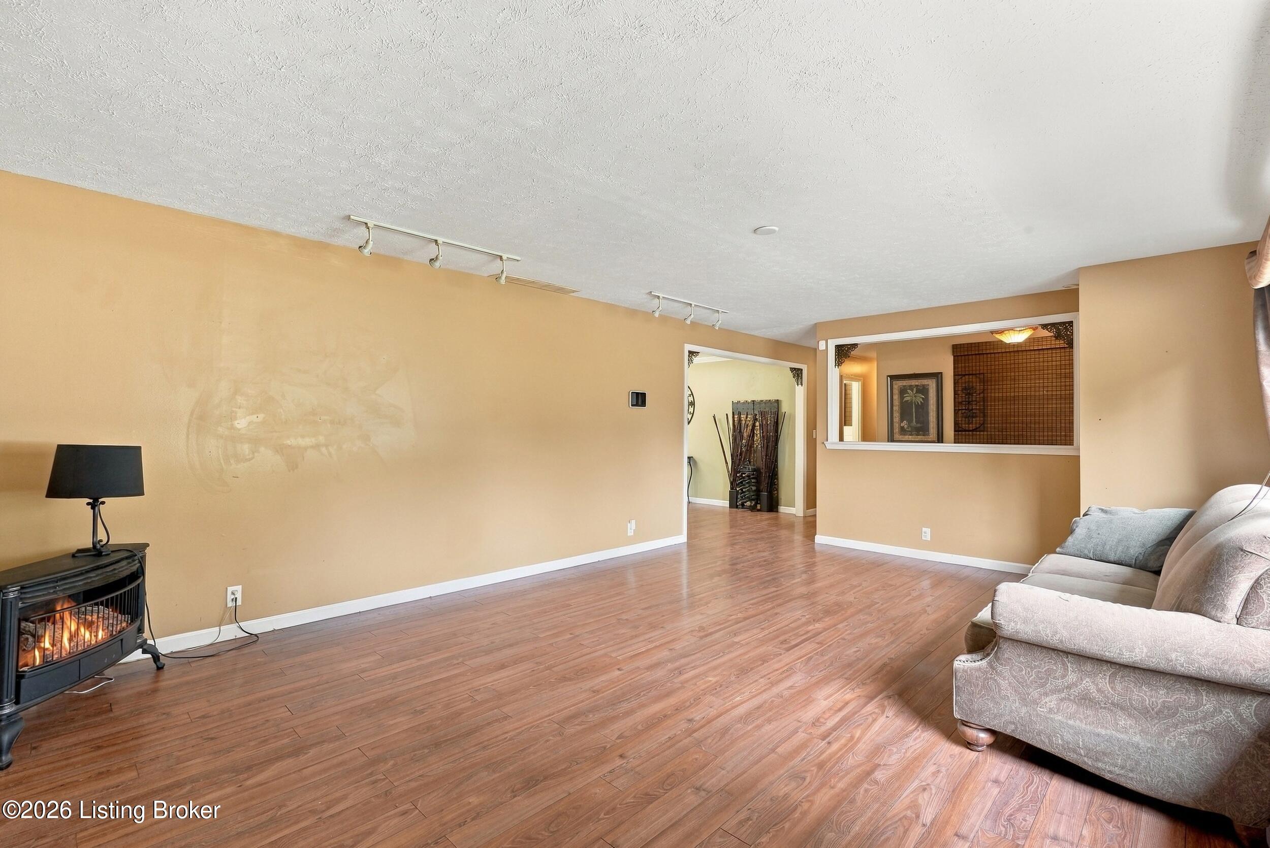140 Ample Way Property Photo 8