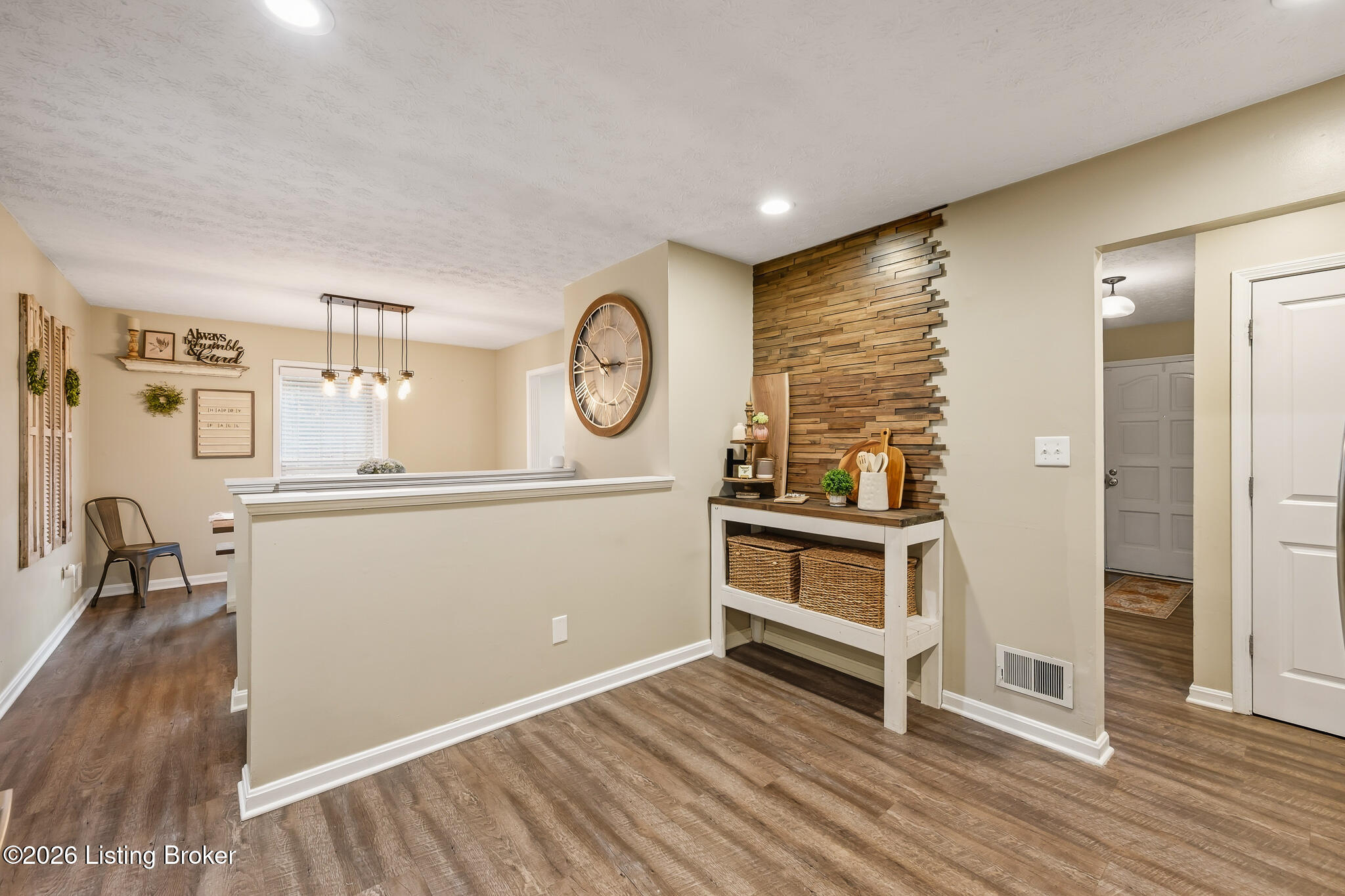 9312 Le Beau Ct Property Photo 18