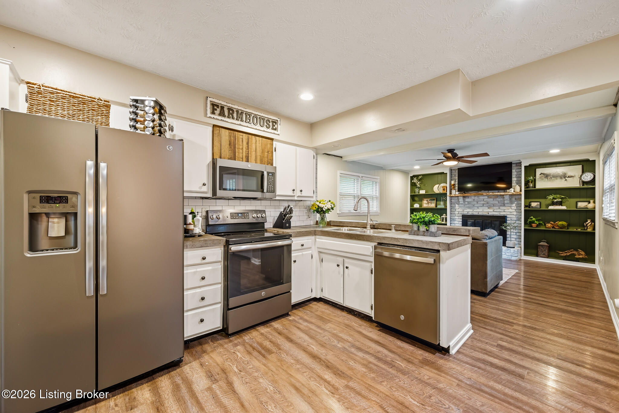 9312 Le Beau Ct Property Photo 22