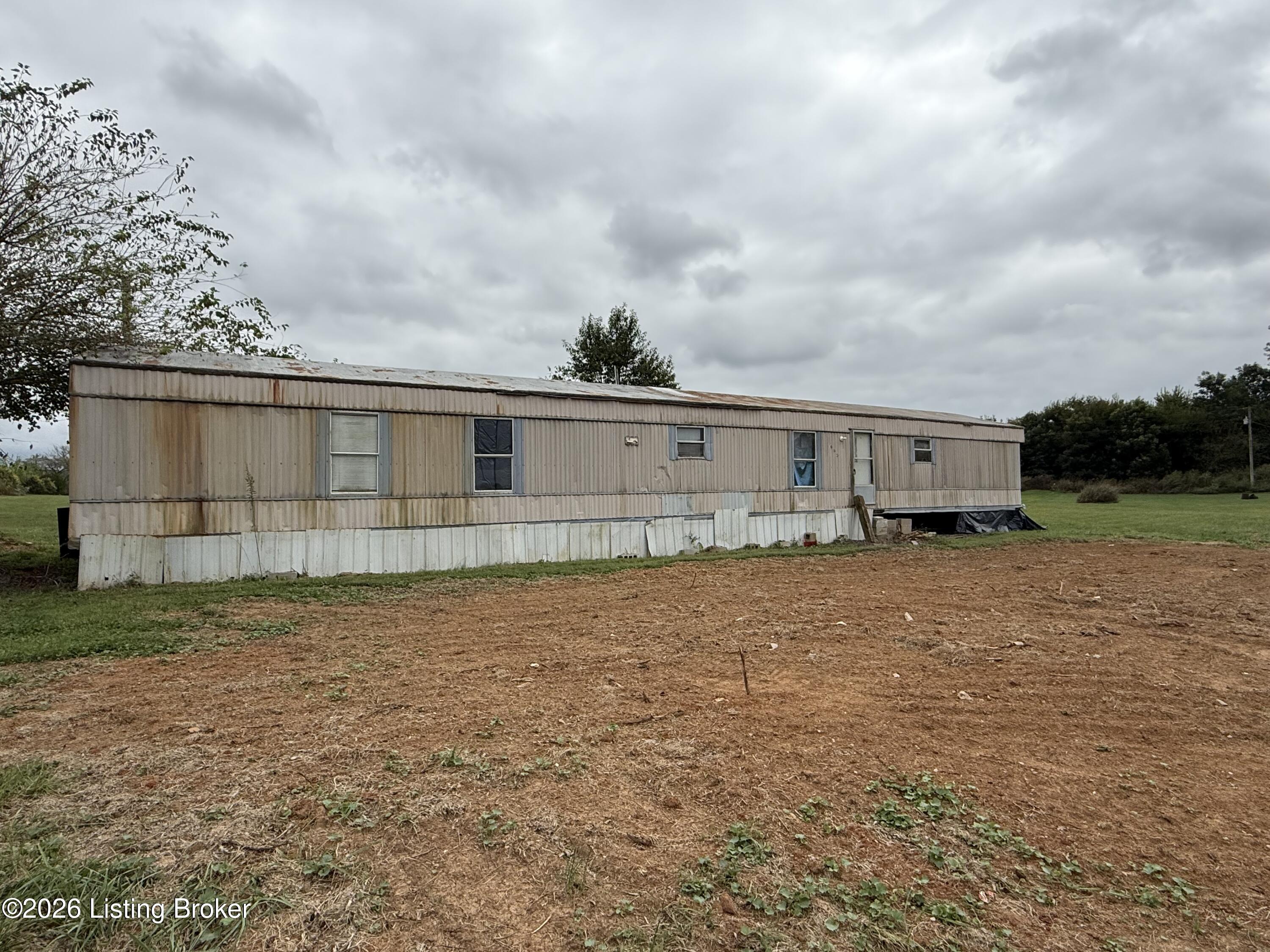 1012 Kentucky 79 Property Photo 2