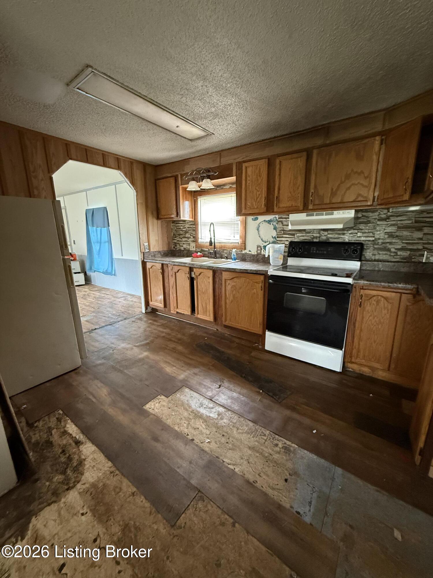 1012 Kentucky 79 Property Photo 6