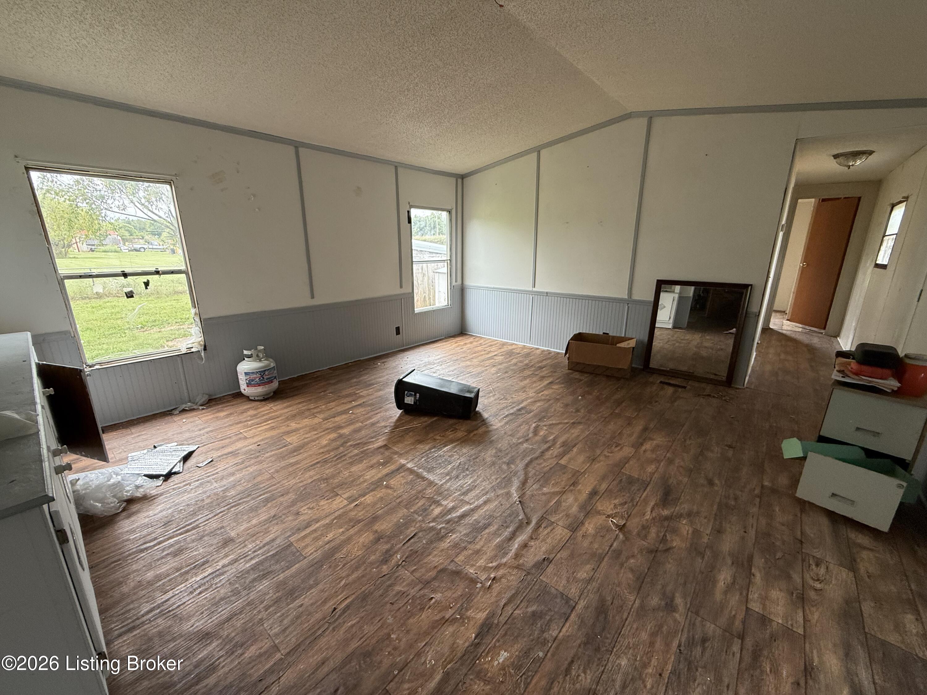 1012 Kentucky 79 Property Photo 8