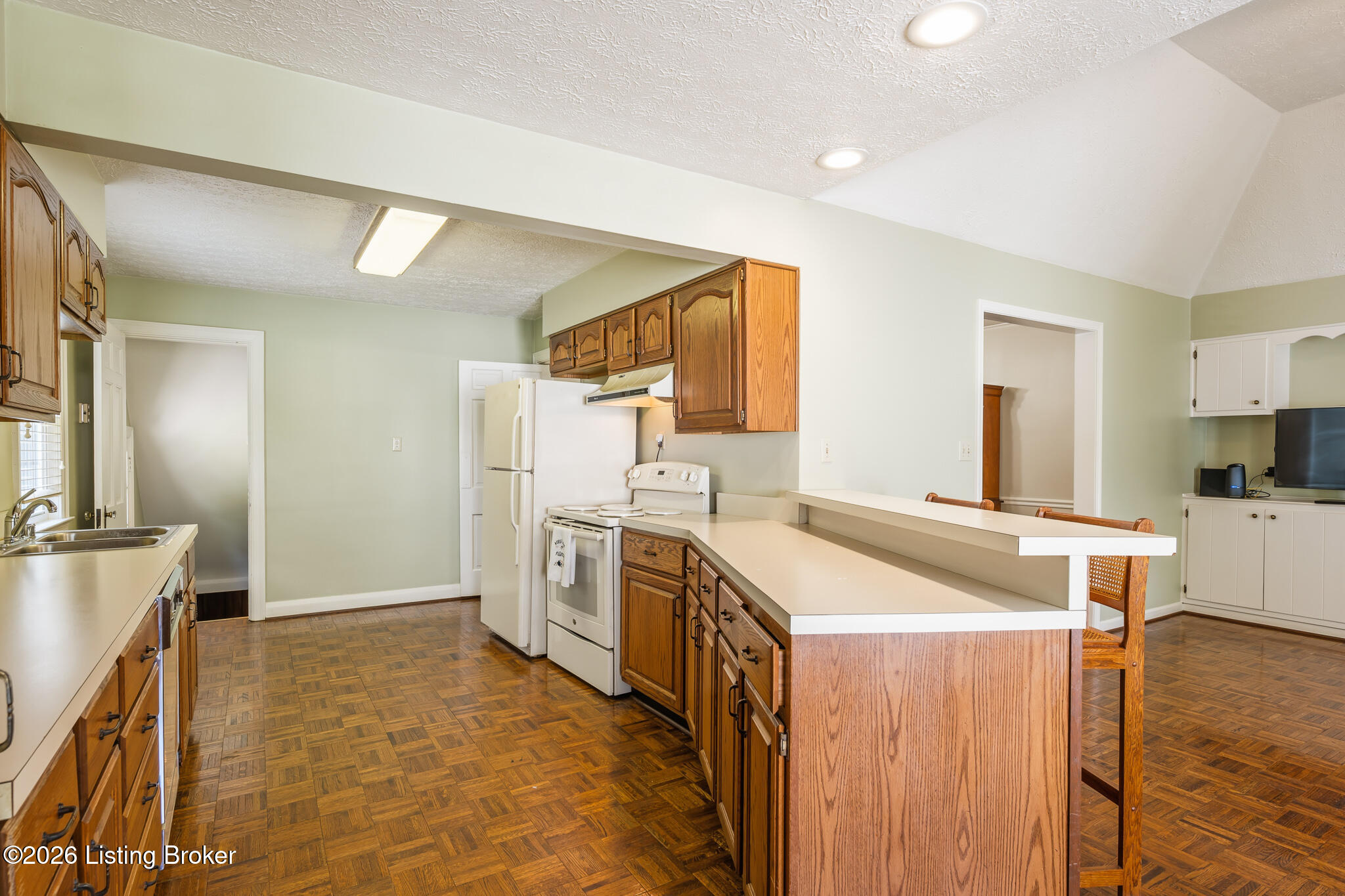2021 Winston Ave Property Photo 18
