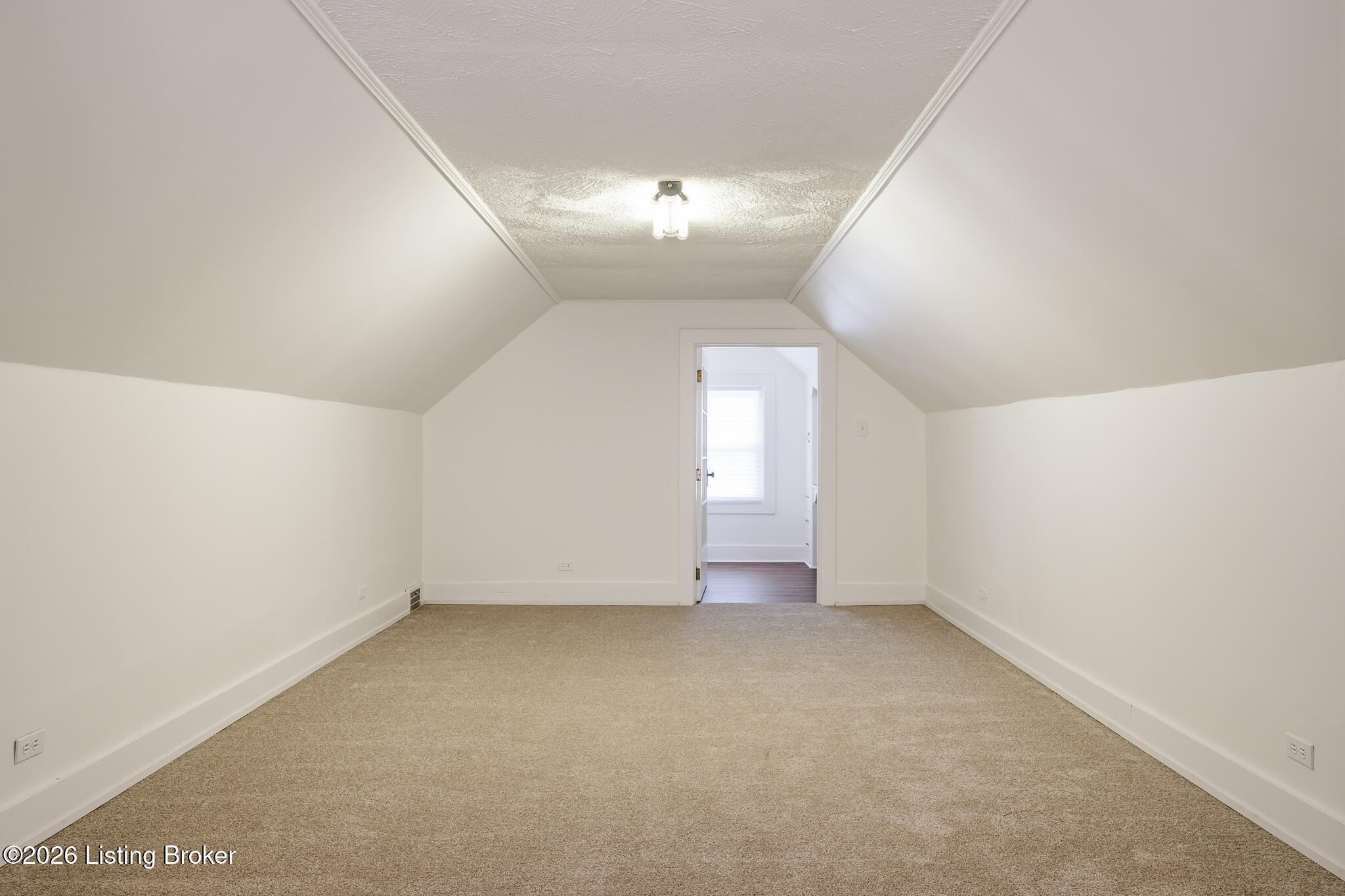 2021 Winston Ave Property Photo 28