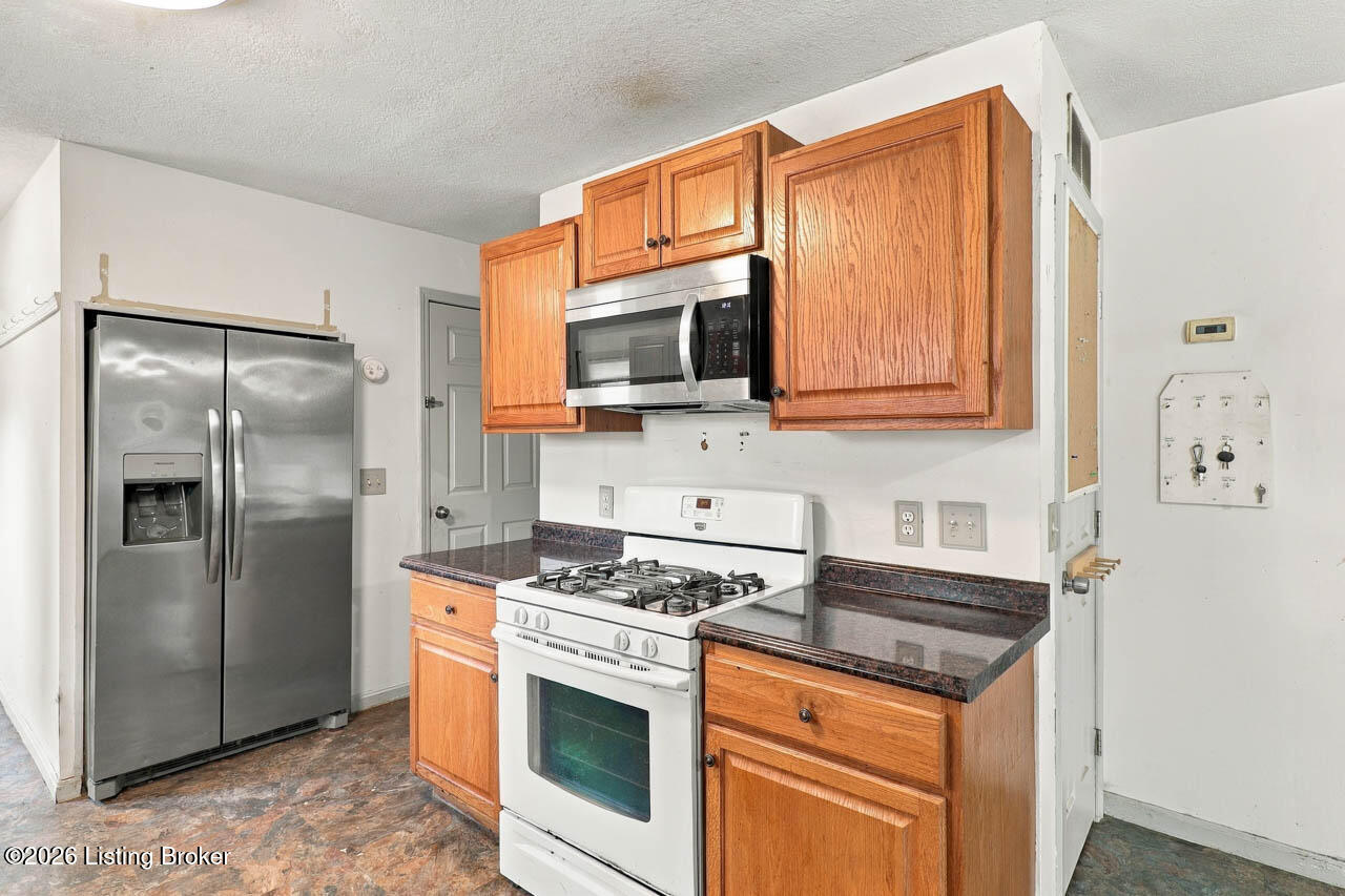 302 Cheryl Ave Property Photo 10