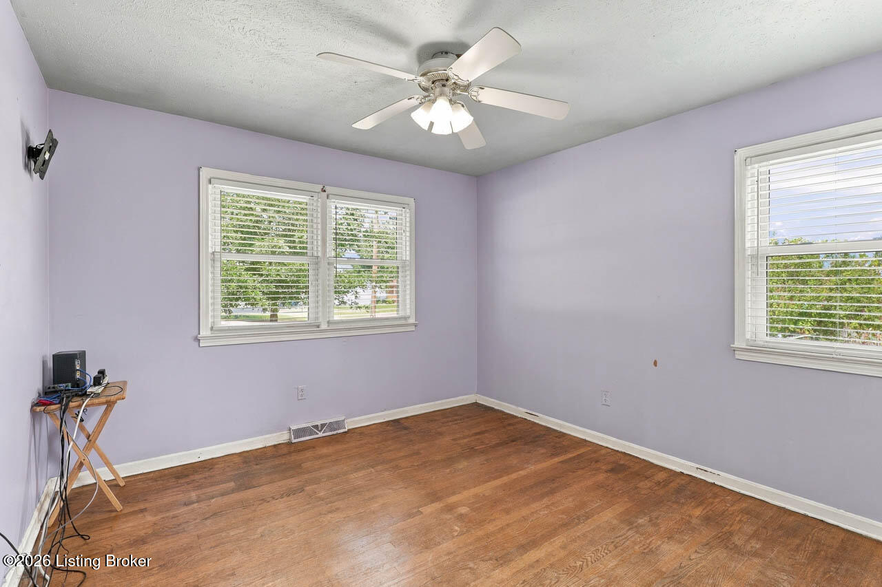 302 Cheryl Ave Property Photo 18