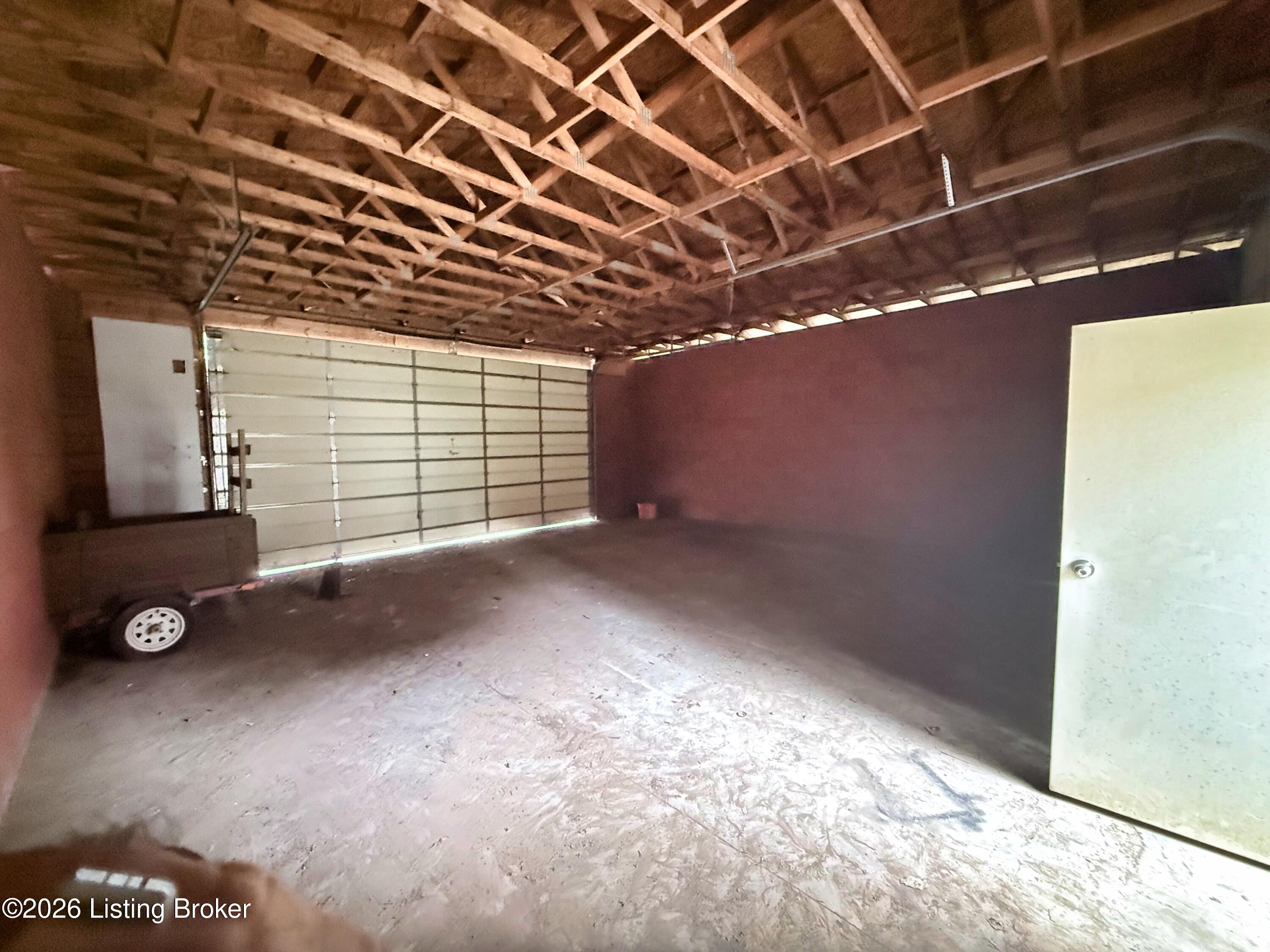 1950 Roanoke Ave Property Photo 5