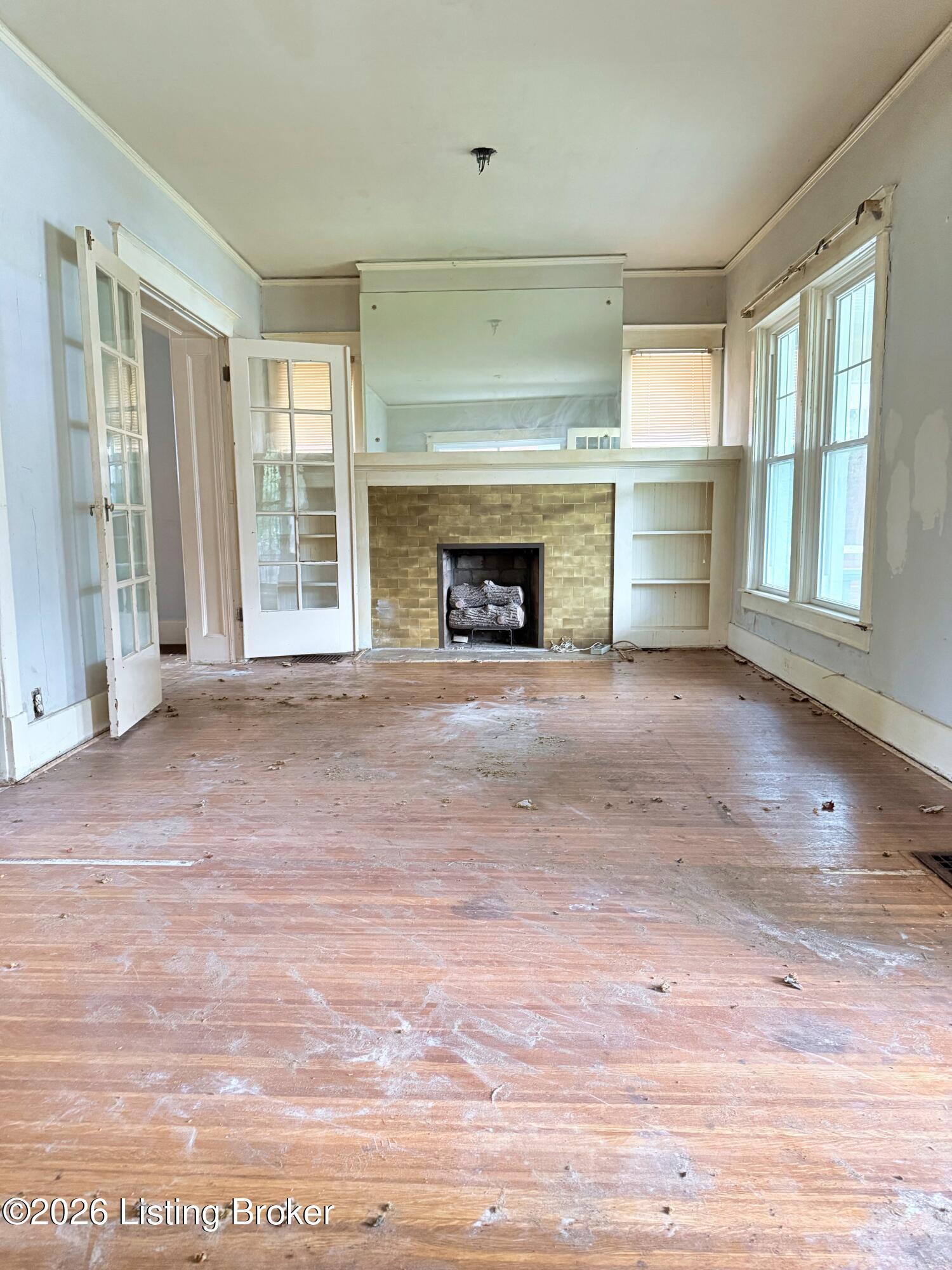 1950 Roanoke Ave Property Photo 6