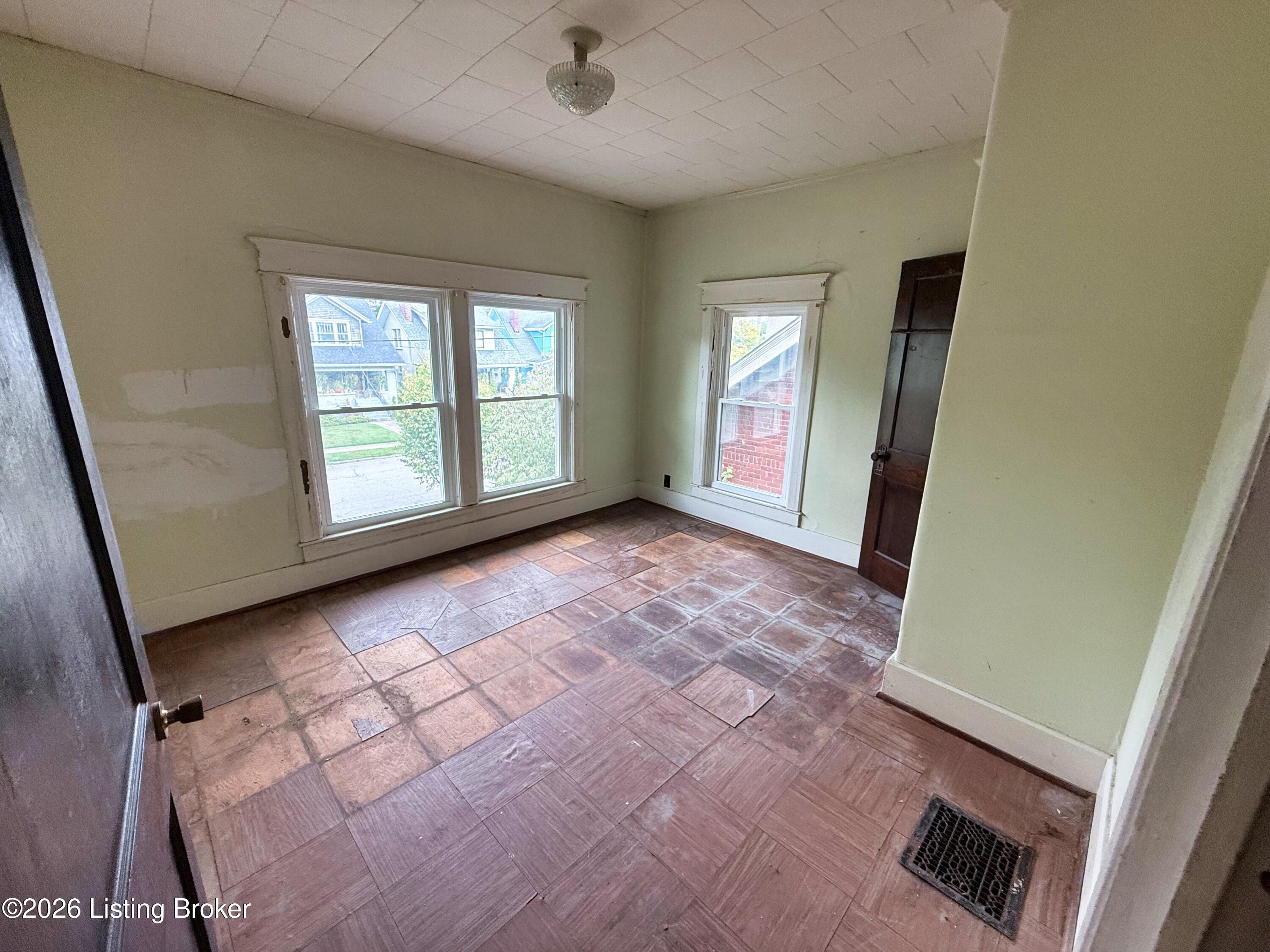 1950 Roanoke Ave Property Photo 18