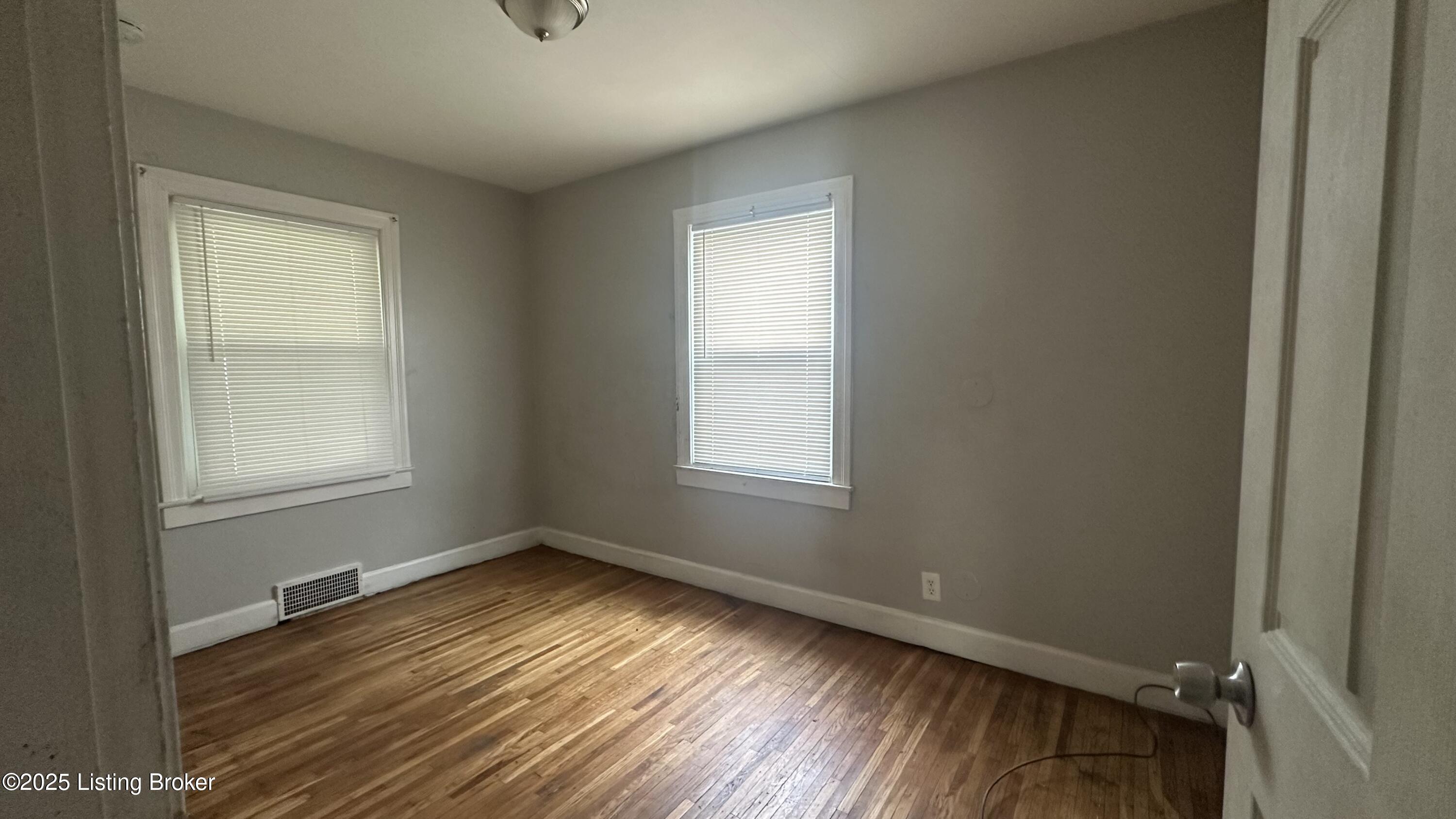 2110 Burwell Ave Property Photo 4