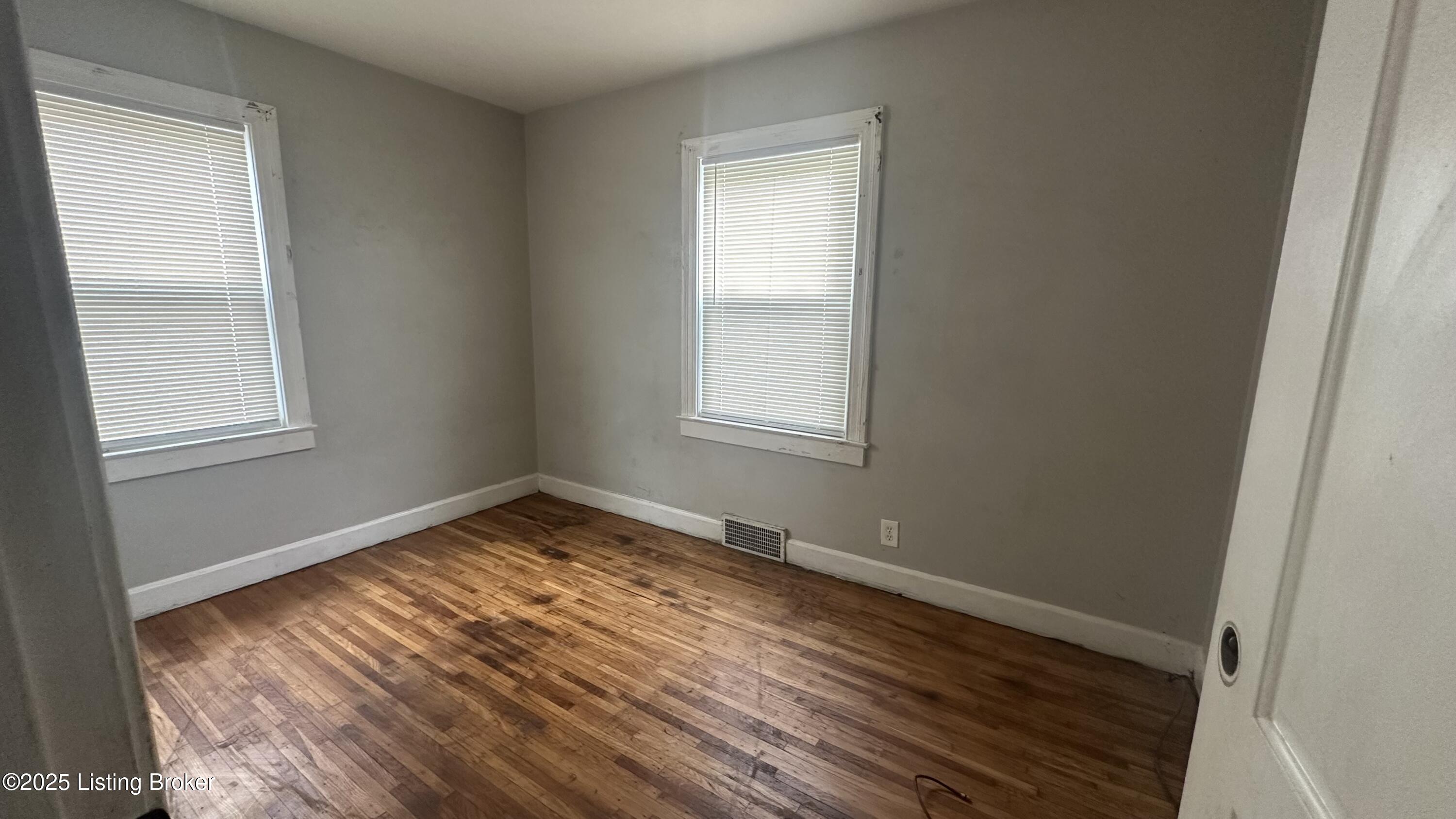 2110 Burwell Ave Property Photo 5