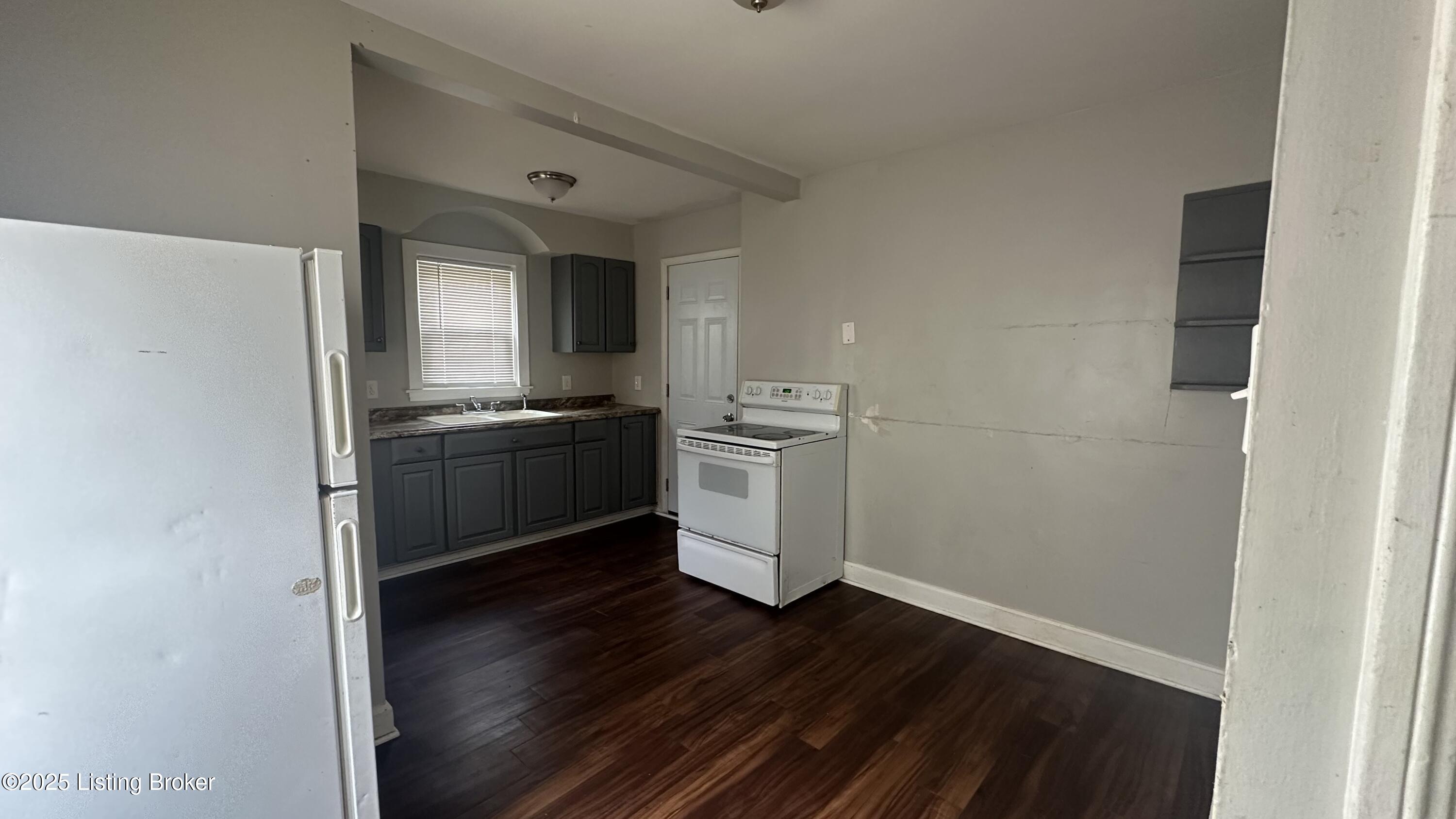 2110 Burwell Ave Property Photo 6