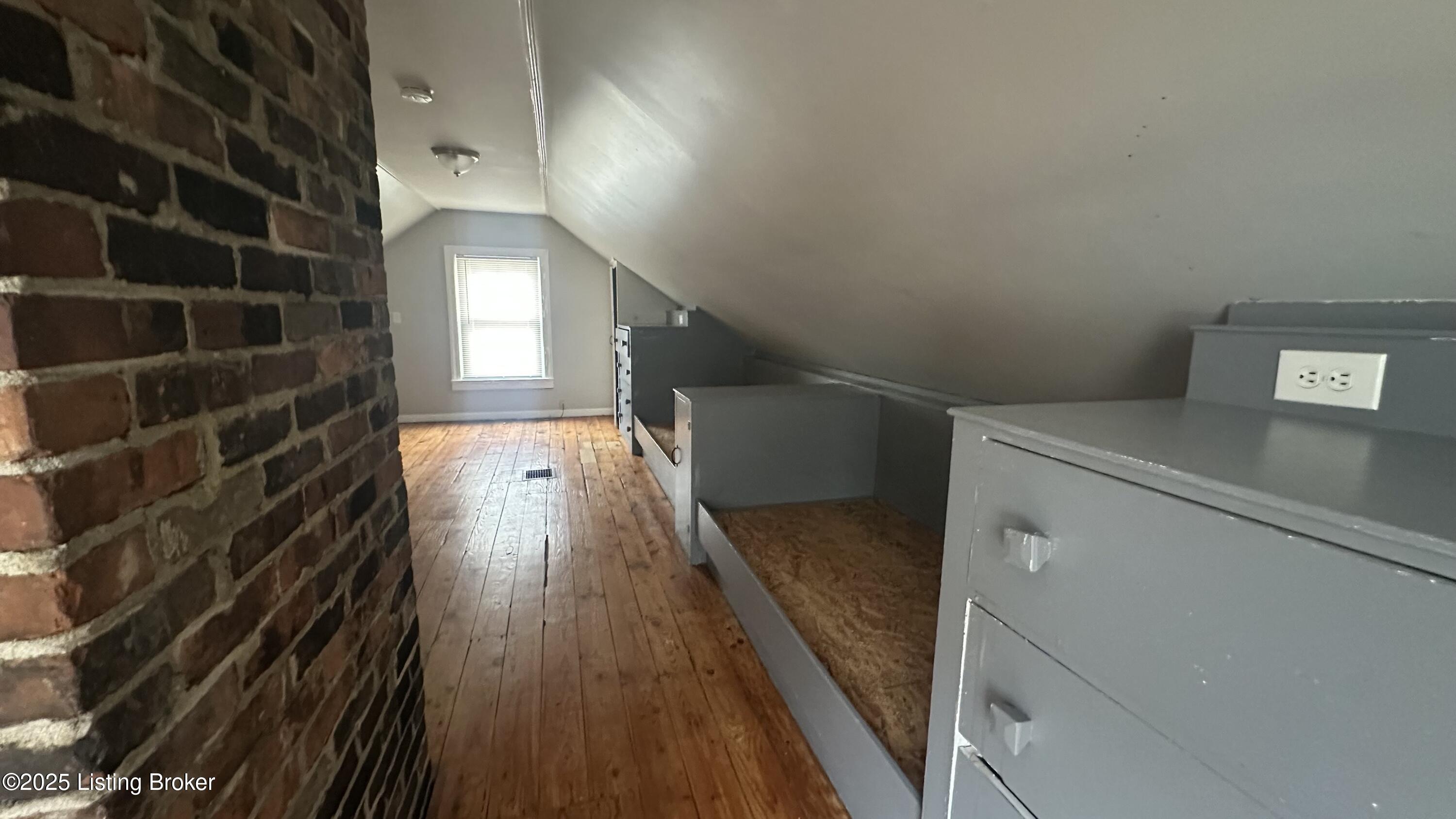 2110 Burwell Ave Property Photo 10