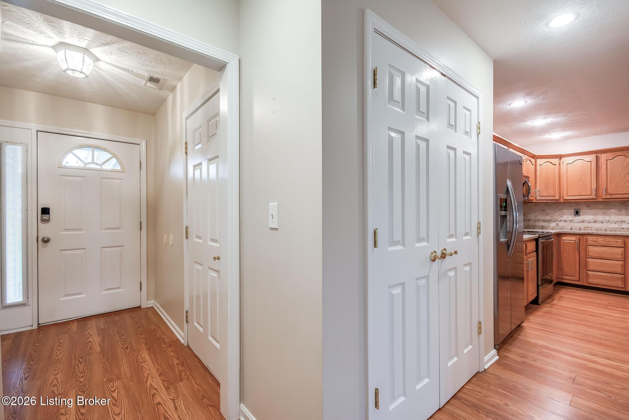 12402 Spring Leaf Ct Property Photo 4