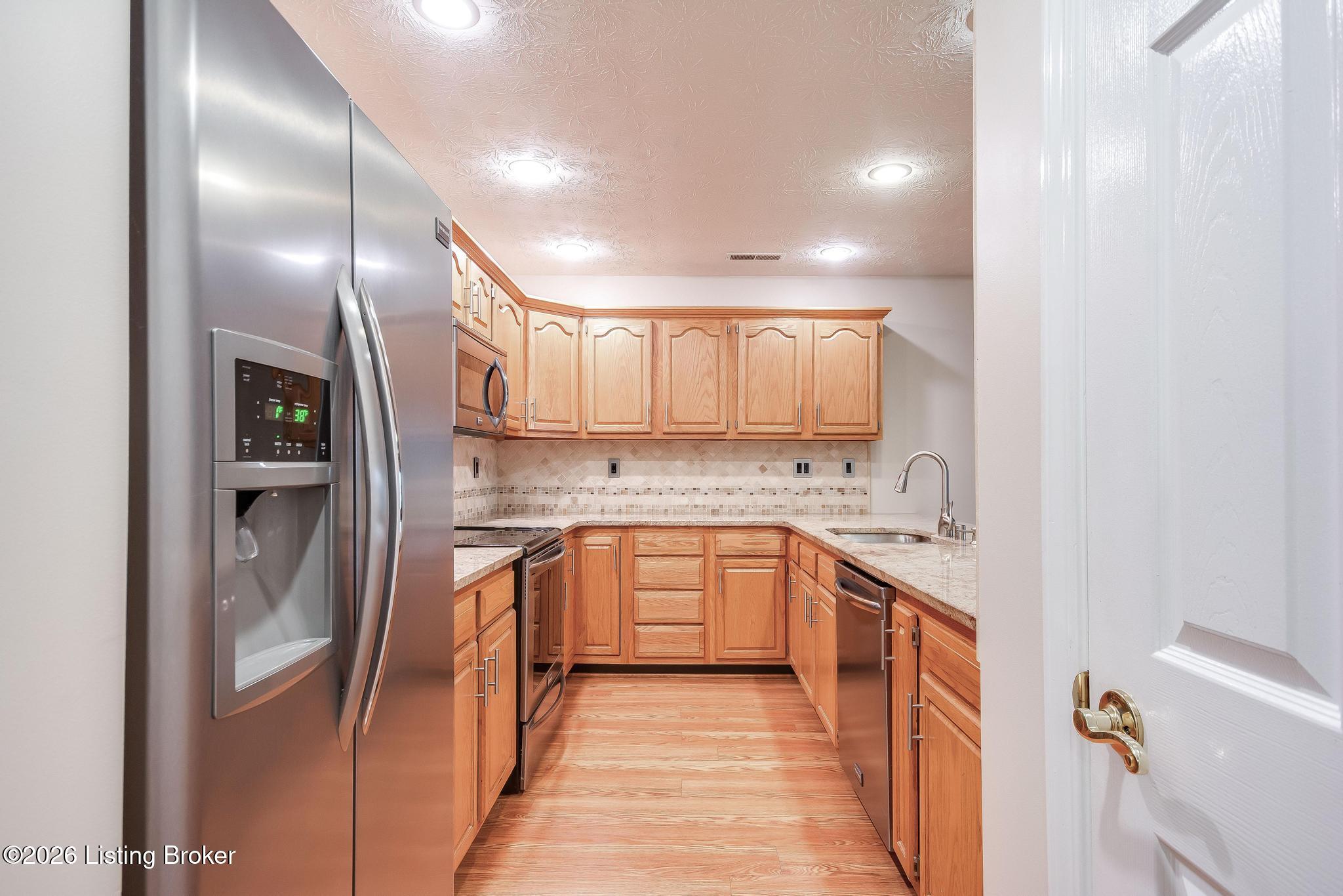 12402 Spring Leaf Ct Property Photo 5