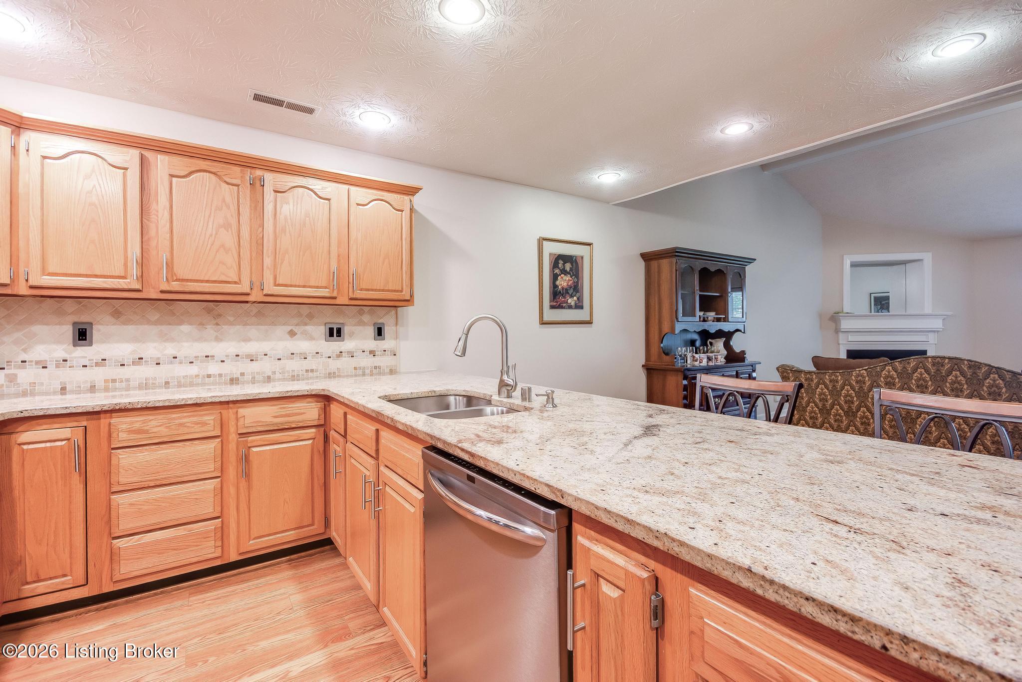 12402 Spring Leaf Ct Property Photo 10