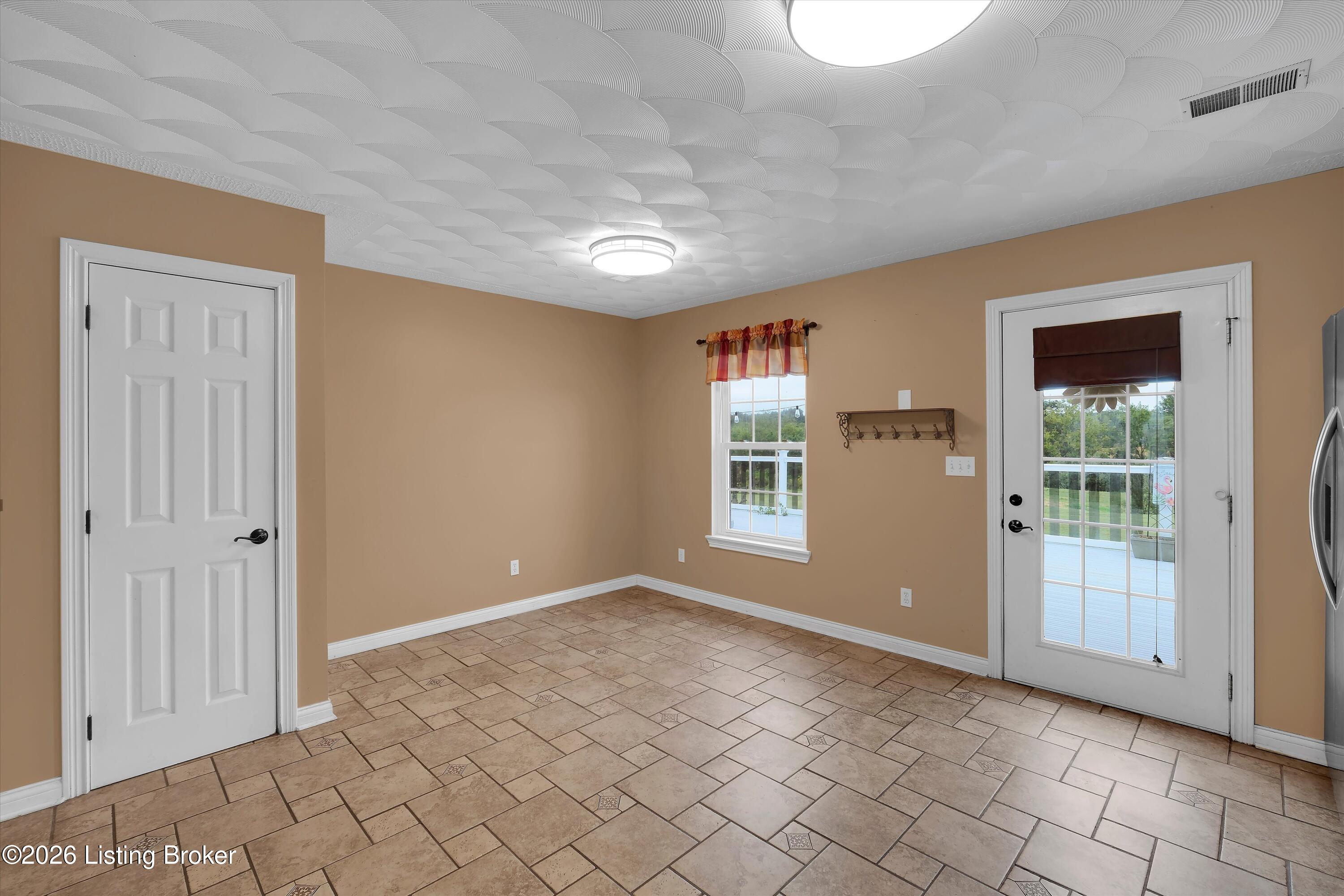 158 Deep Springs Dr Property Photo 6