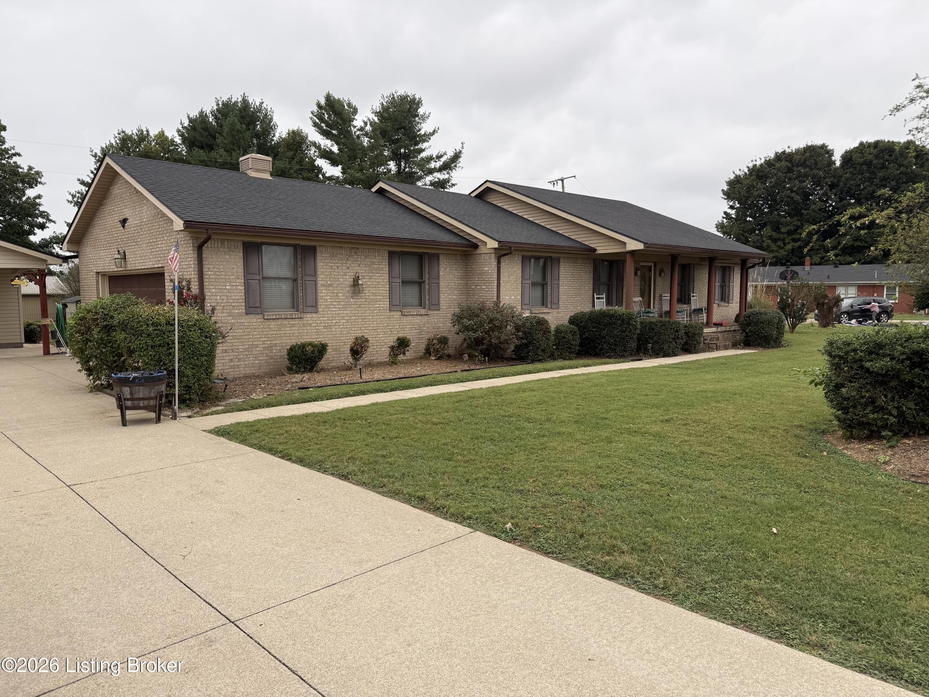 55 Saint Thomas Ln Property Photo 2