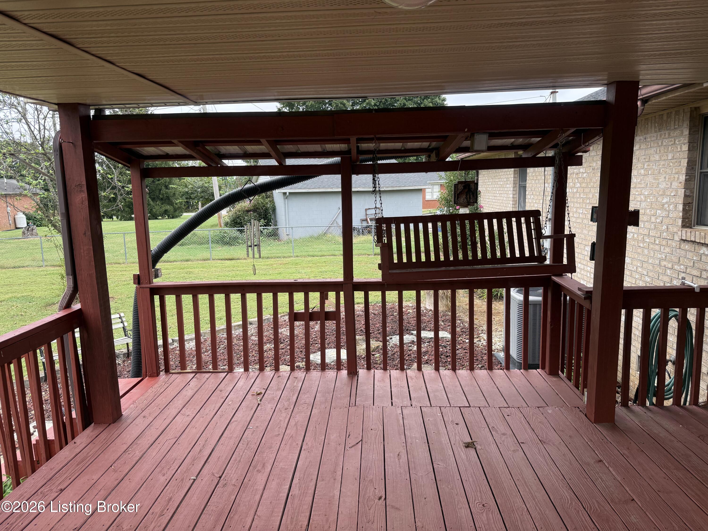55 Saint Thomas Ln Property Photo 8