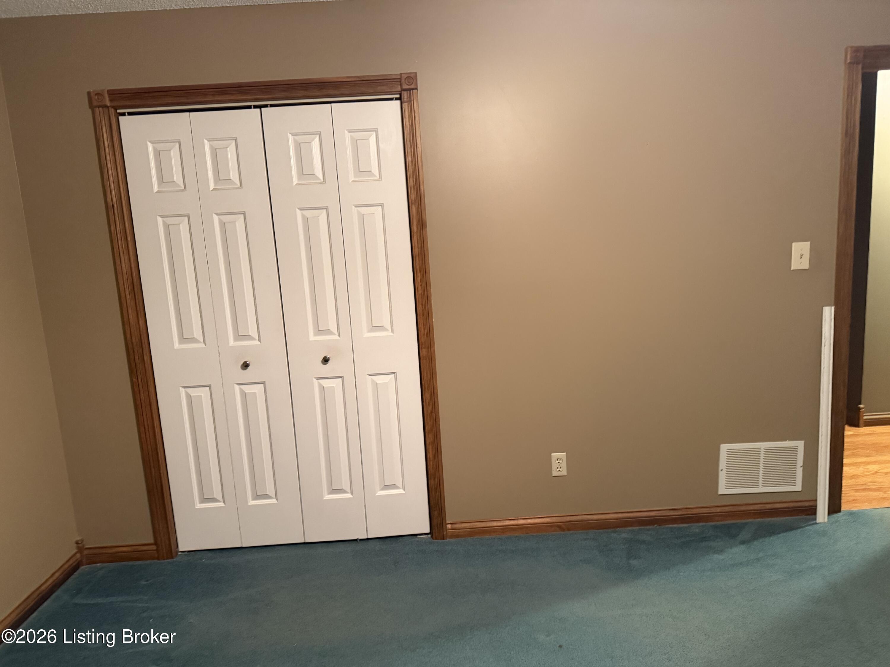 55 Saint Thomas Ln Property Photo 12
