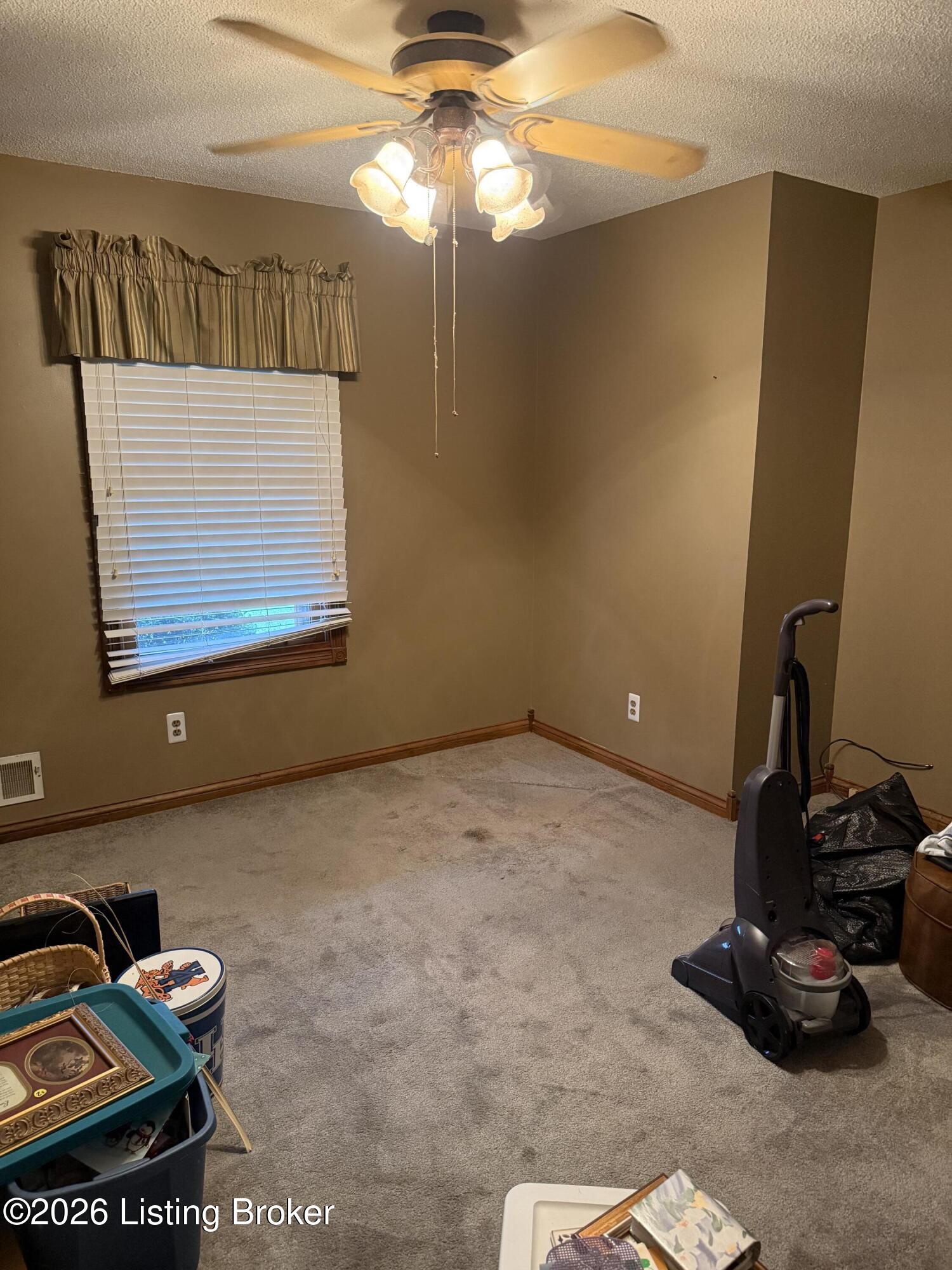 55 Saint Thomas Ln Property Photo 15
