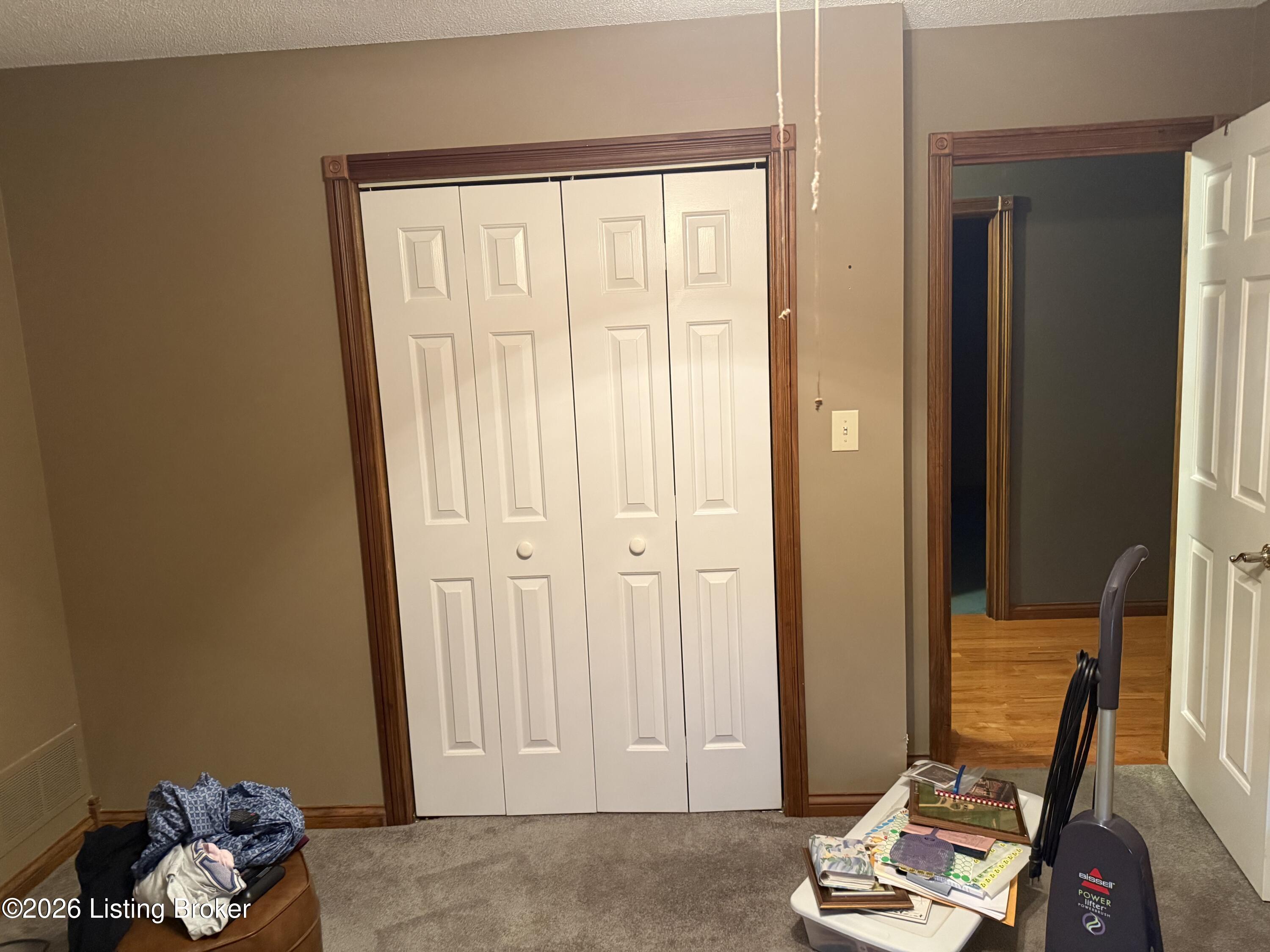 55 Saint Thomas Ln Property Photo 16