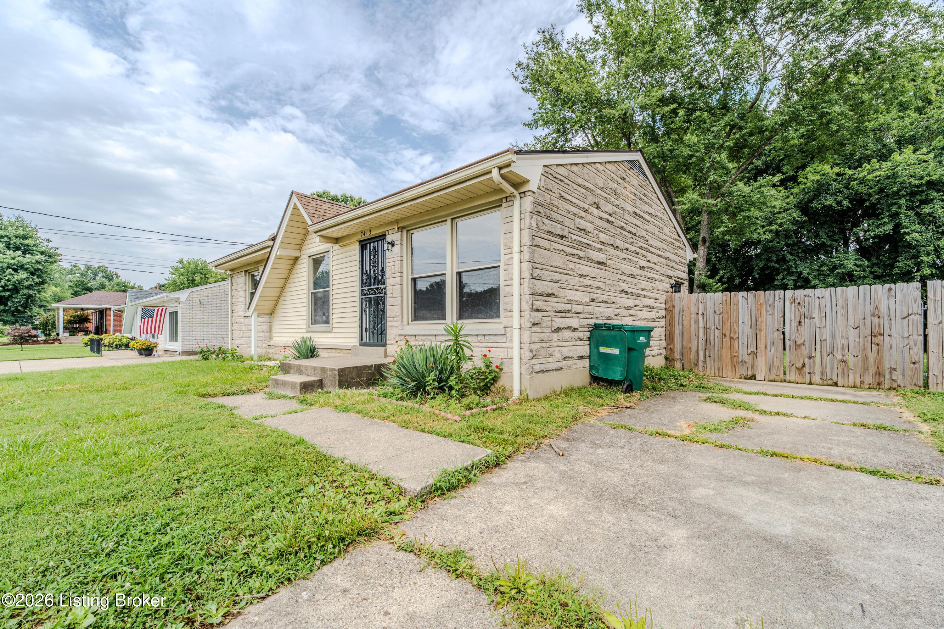 7413 Blue Wing Dr Property Photo 2