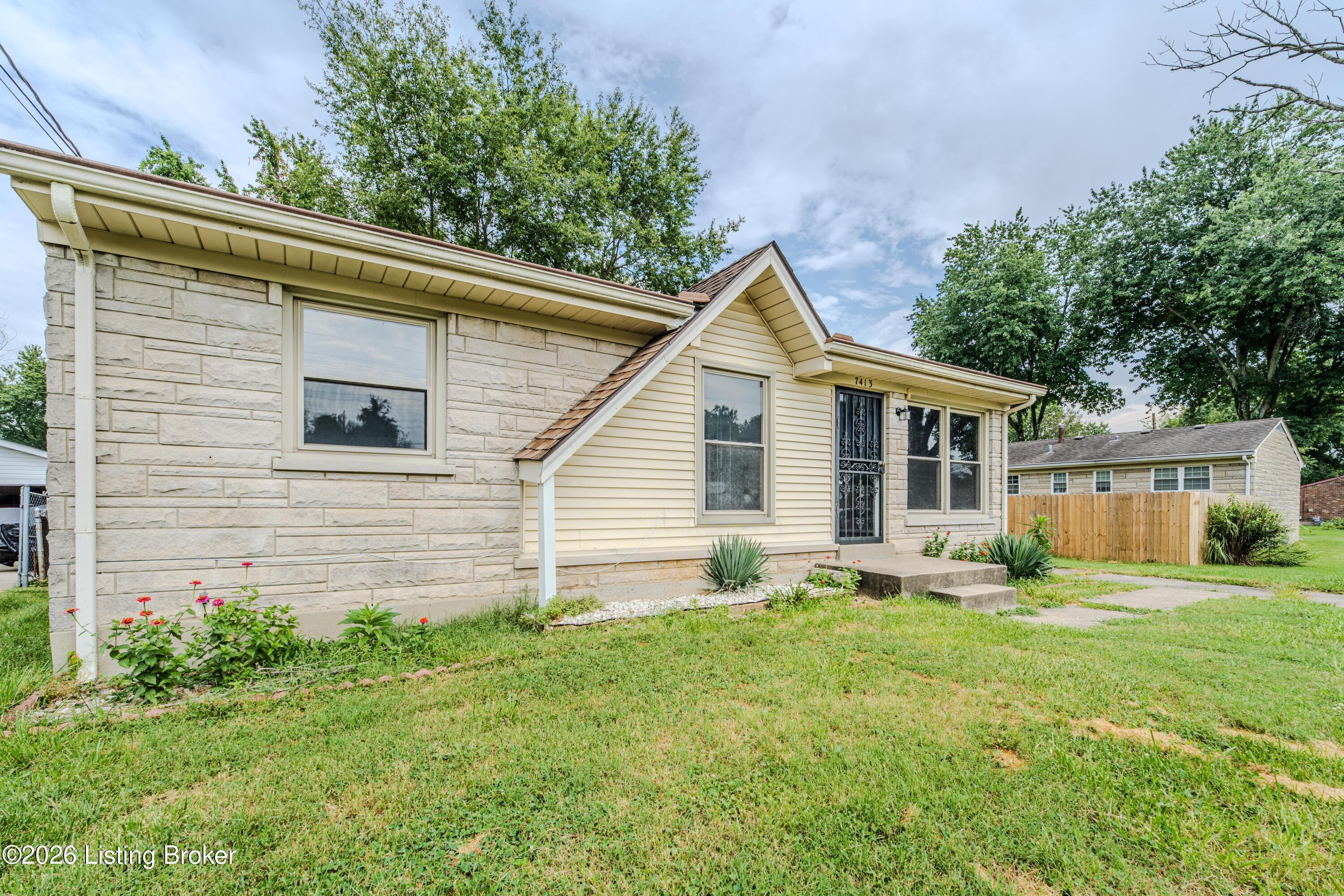 7413 Blue Wing Dr Property Photo 3