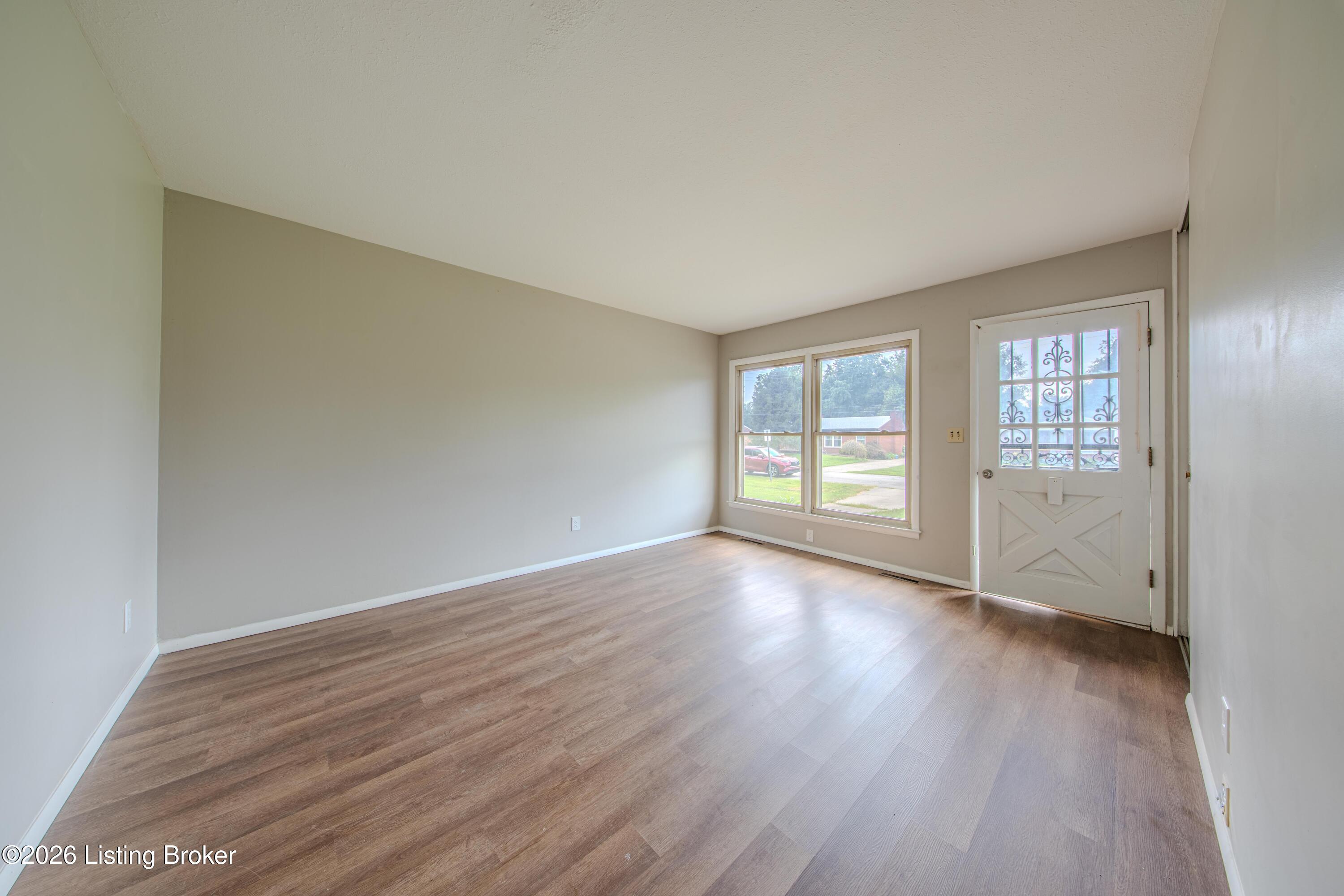7413 Blue Wing Dr Property Photo 4