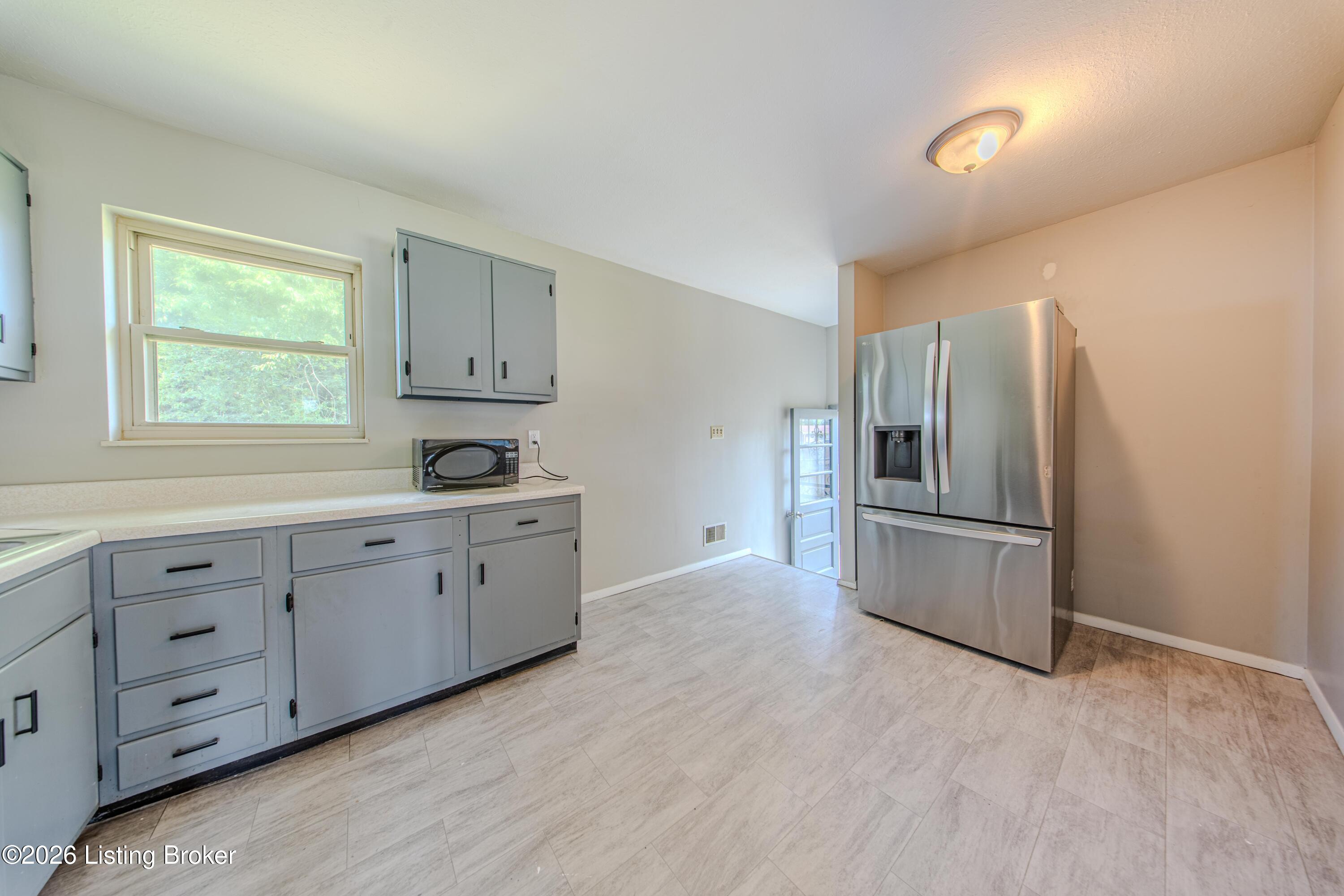 7413 Blue Wing Dr Property Photo 17