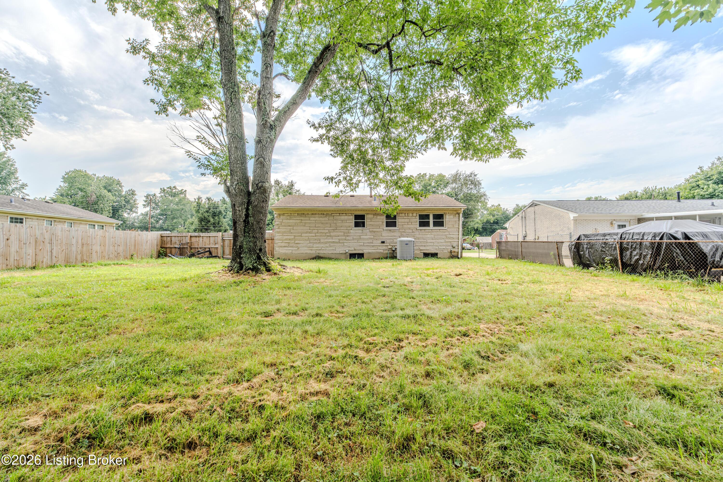 7413 Blue Wing Dr Property Photo 25