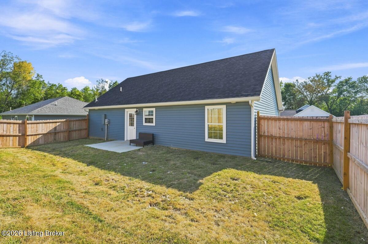 400 Strawberry Ln Property Photo 2