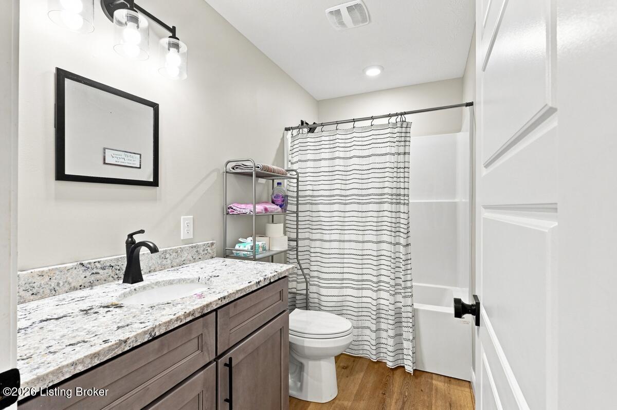 400 Strawberry Ln Property Photo 14