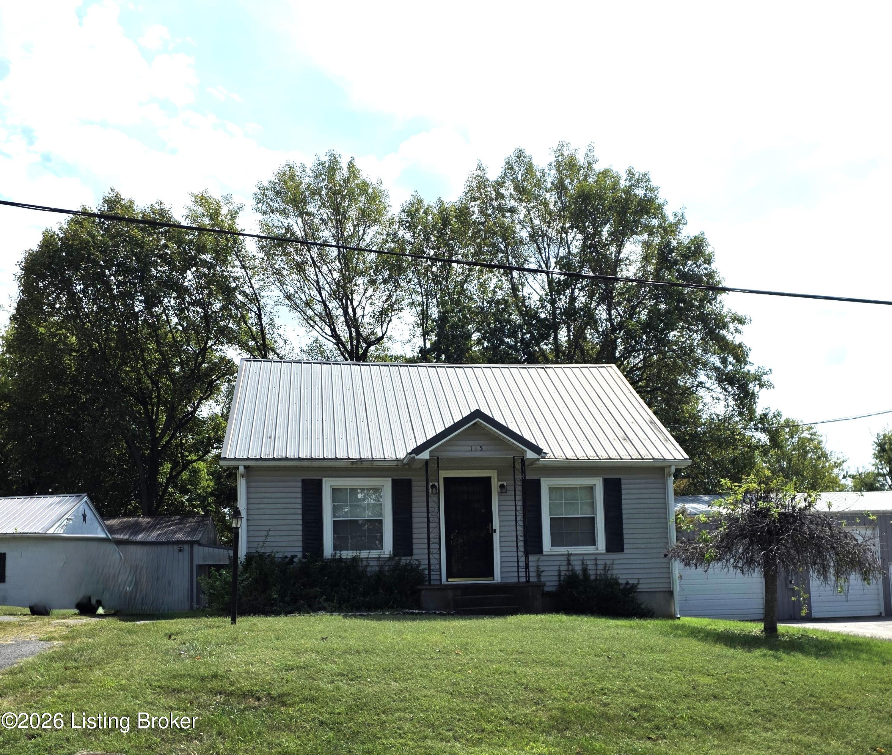 115 Perry St Property Photo 1