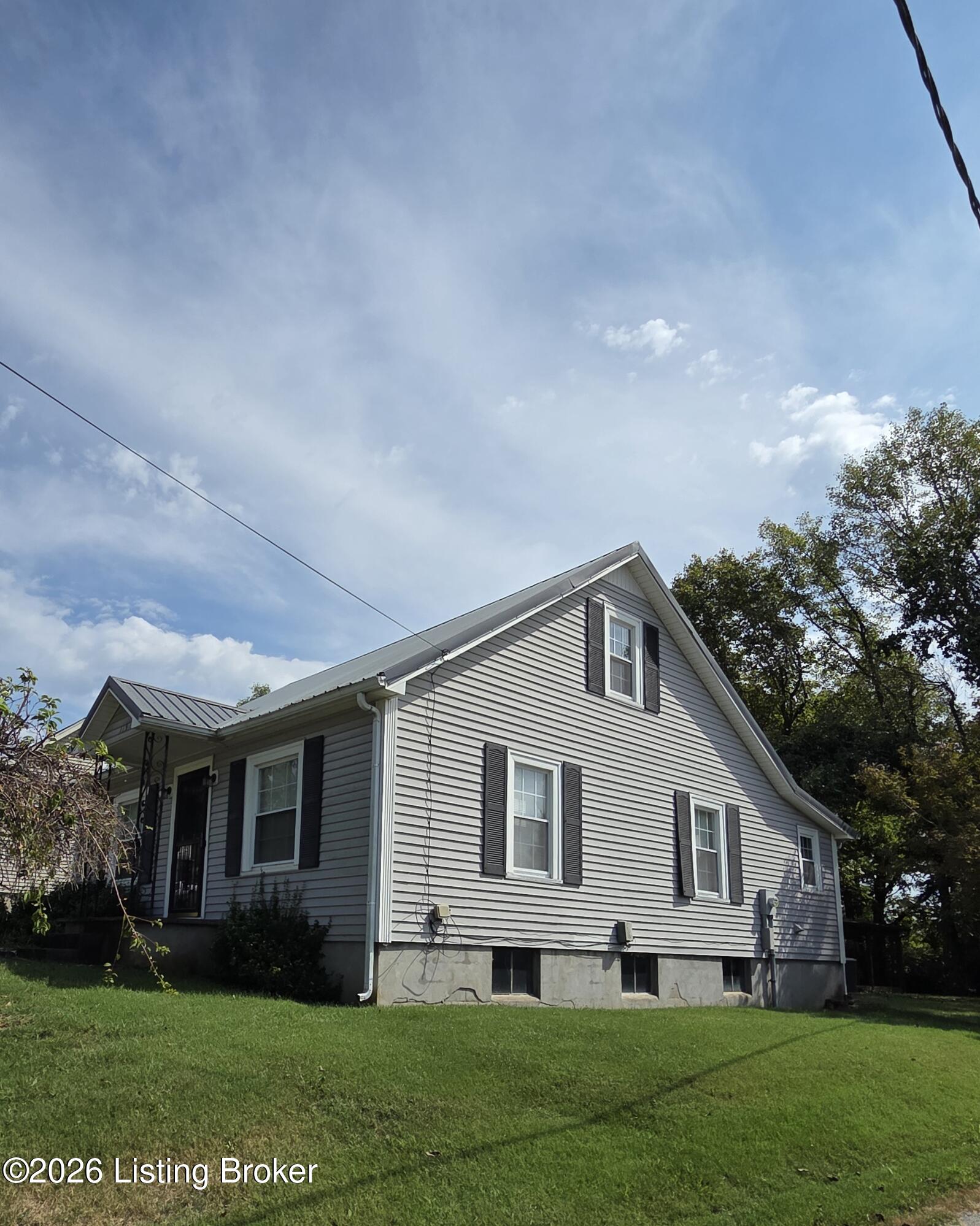 115 Perry St Property Photo 2