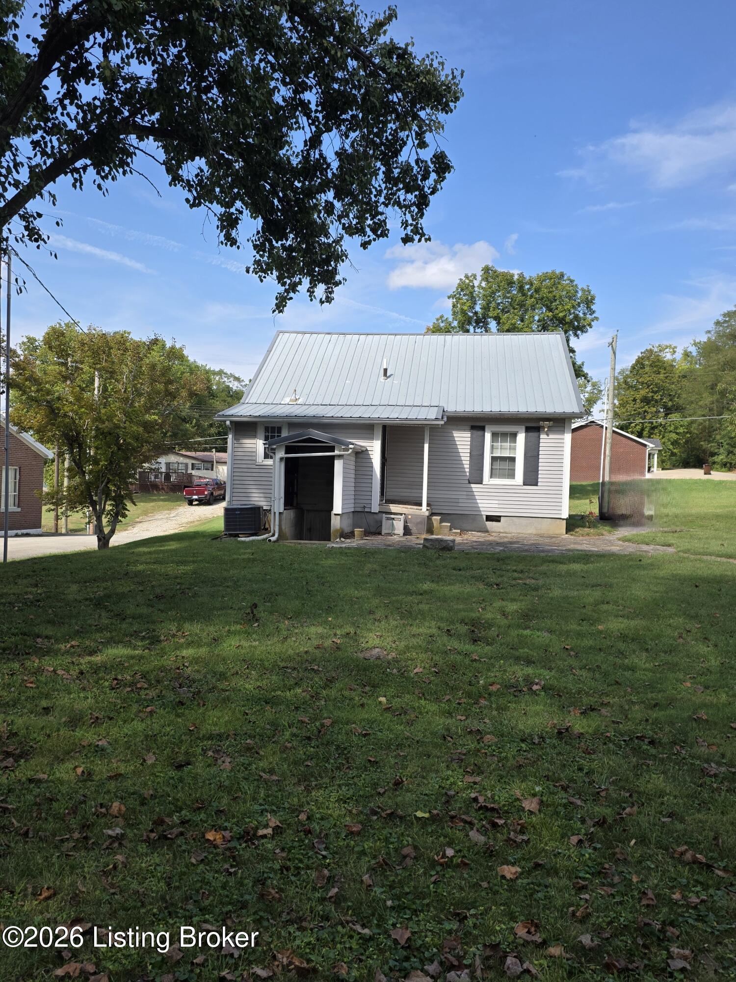 115 Perry St Property Photo 7